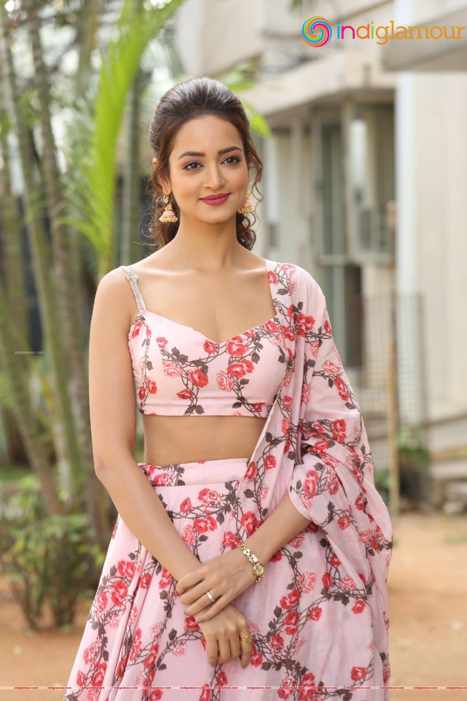 Shanvi Srivastava Actress hd photo