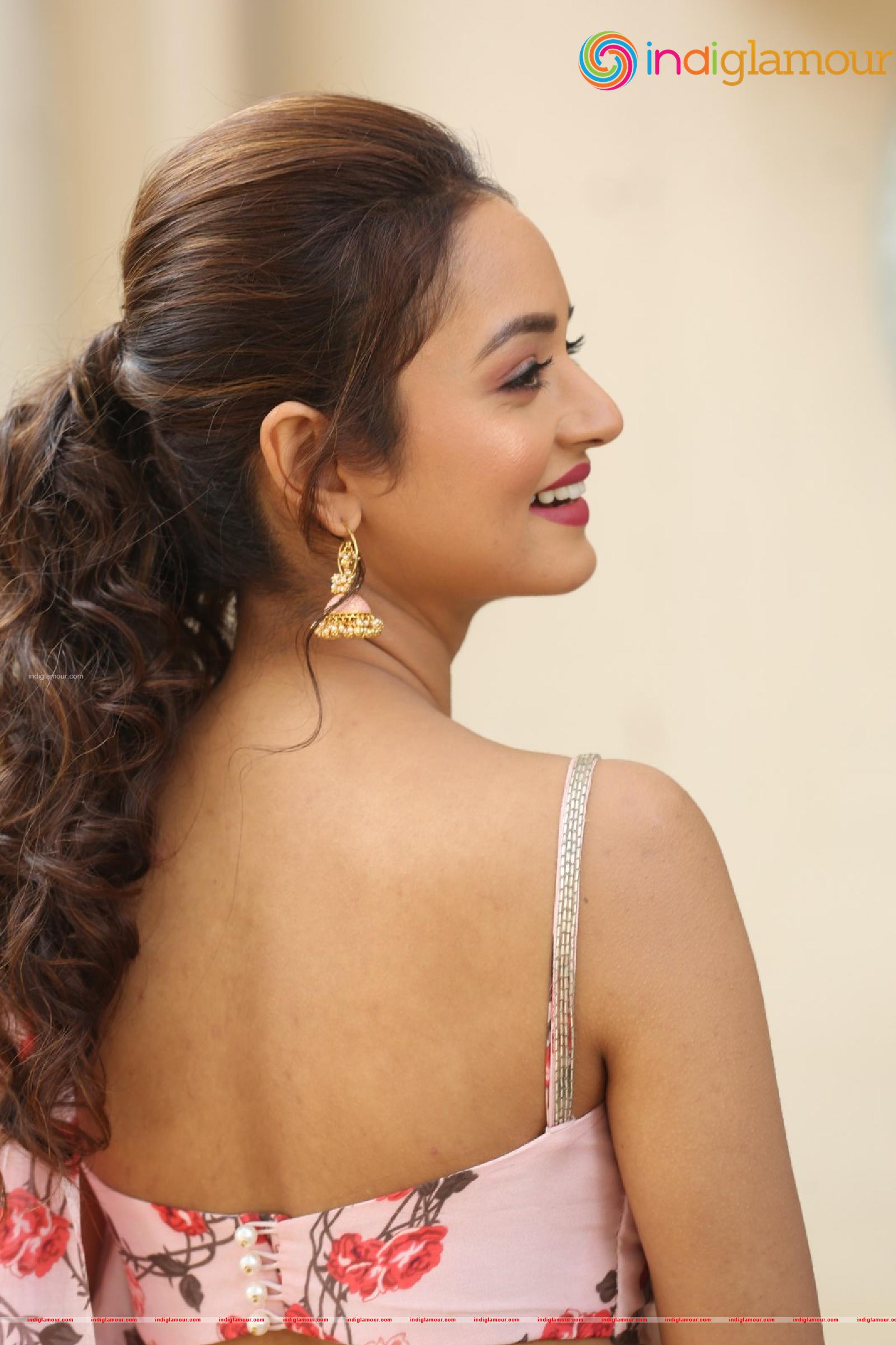 Shanvi Srivastava Actress hd photo