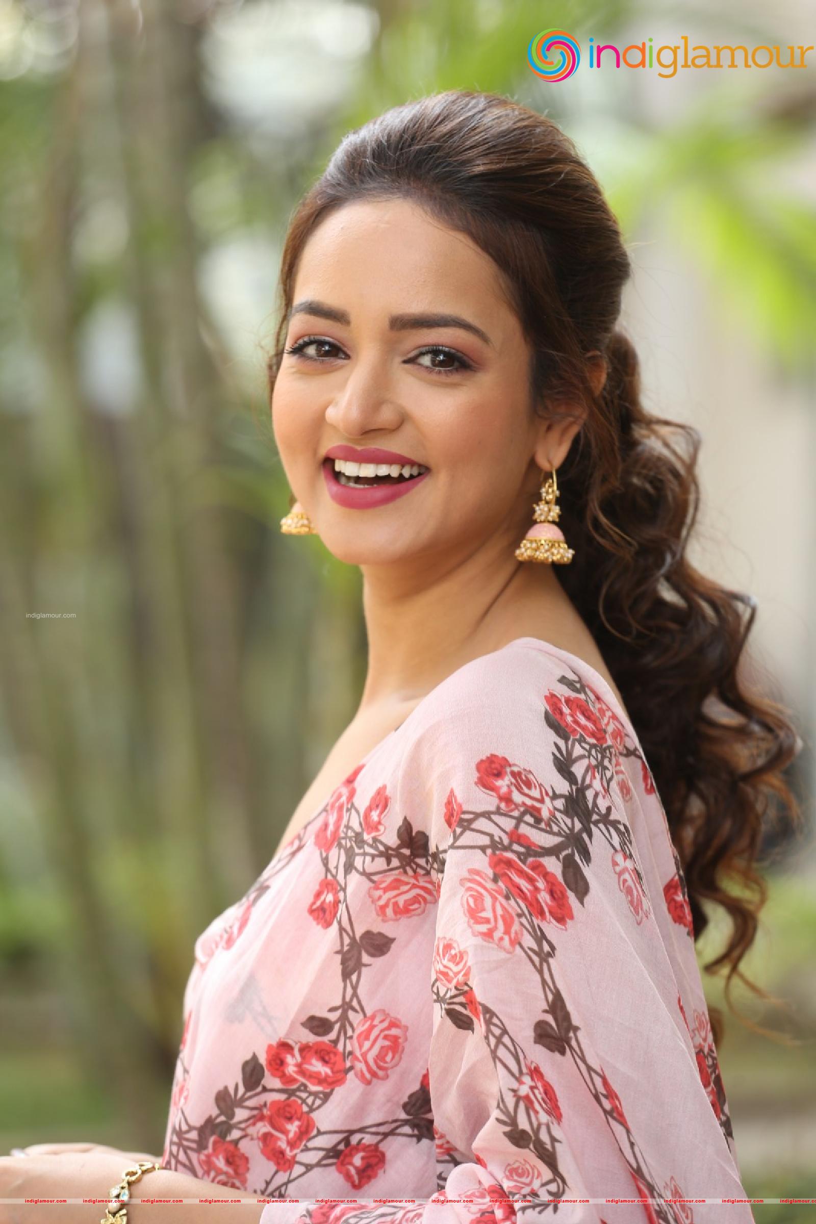 Shanvi Srivastava Actress hd photo
