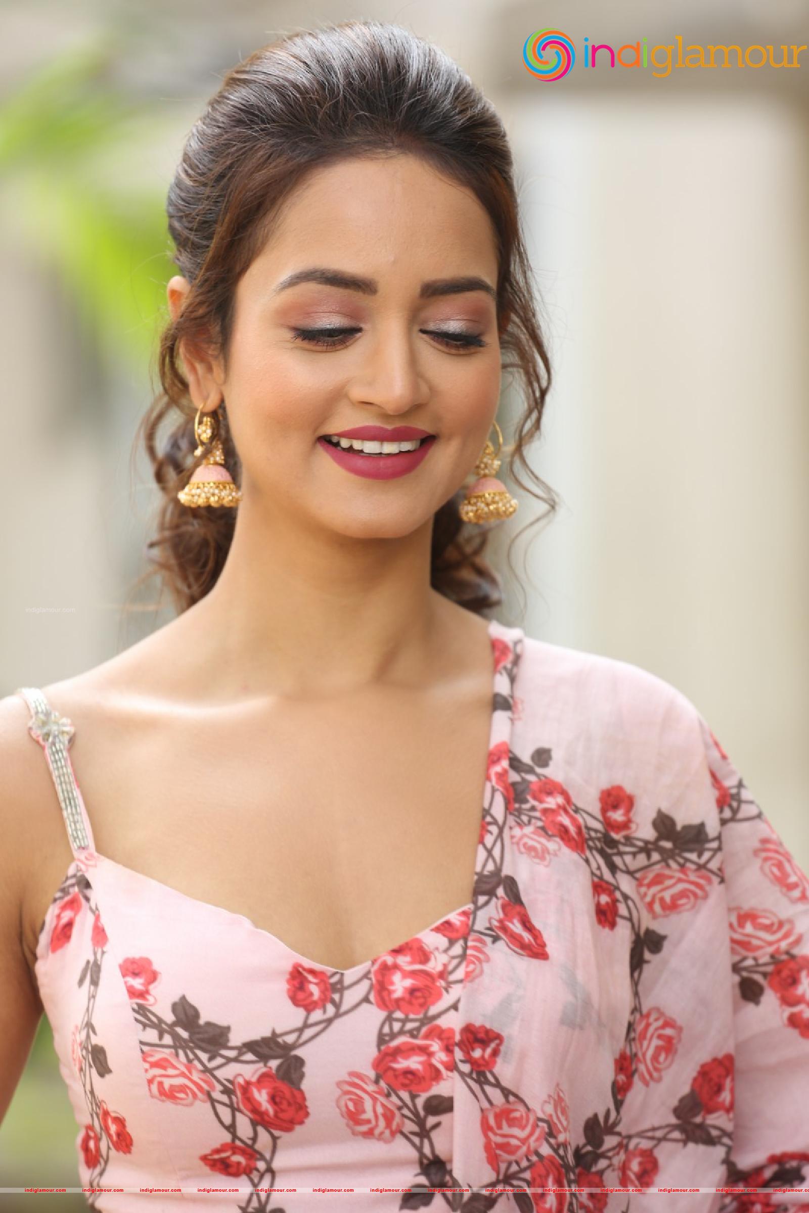 Shanvi Srivastava Actress hd photo