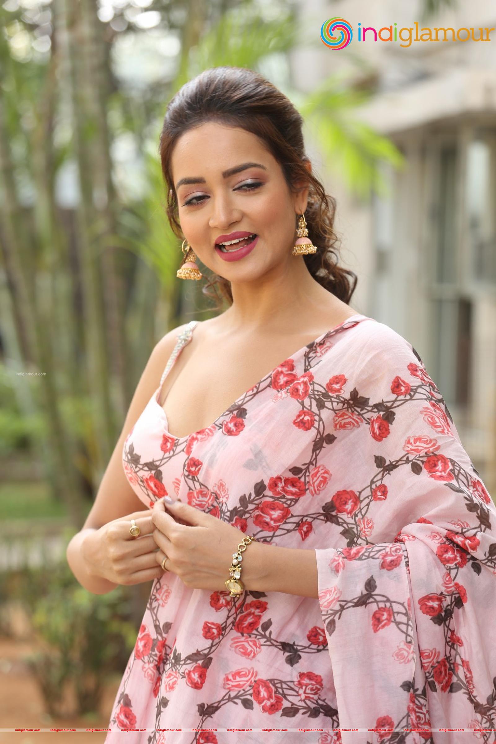 Shanvi Srivastava Actress hd photo