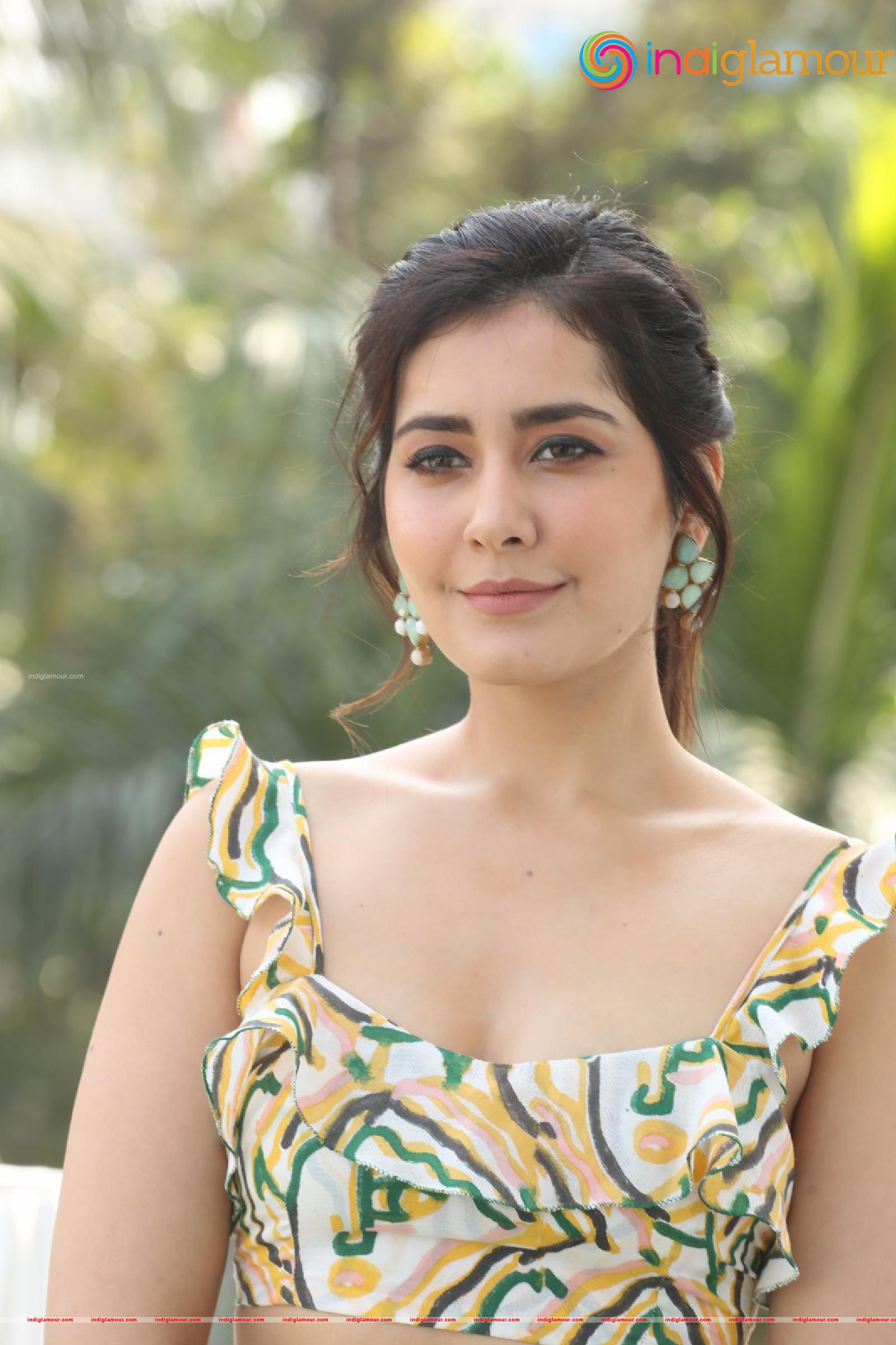 Raashi Khanna Actress hd photo