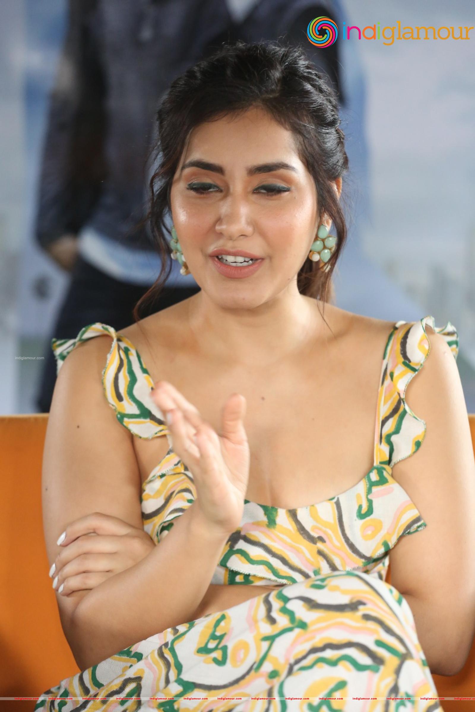 Raashi Khanna Actress hd photo