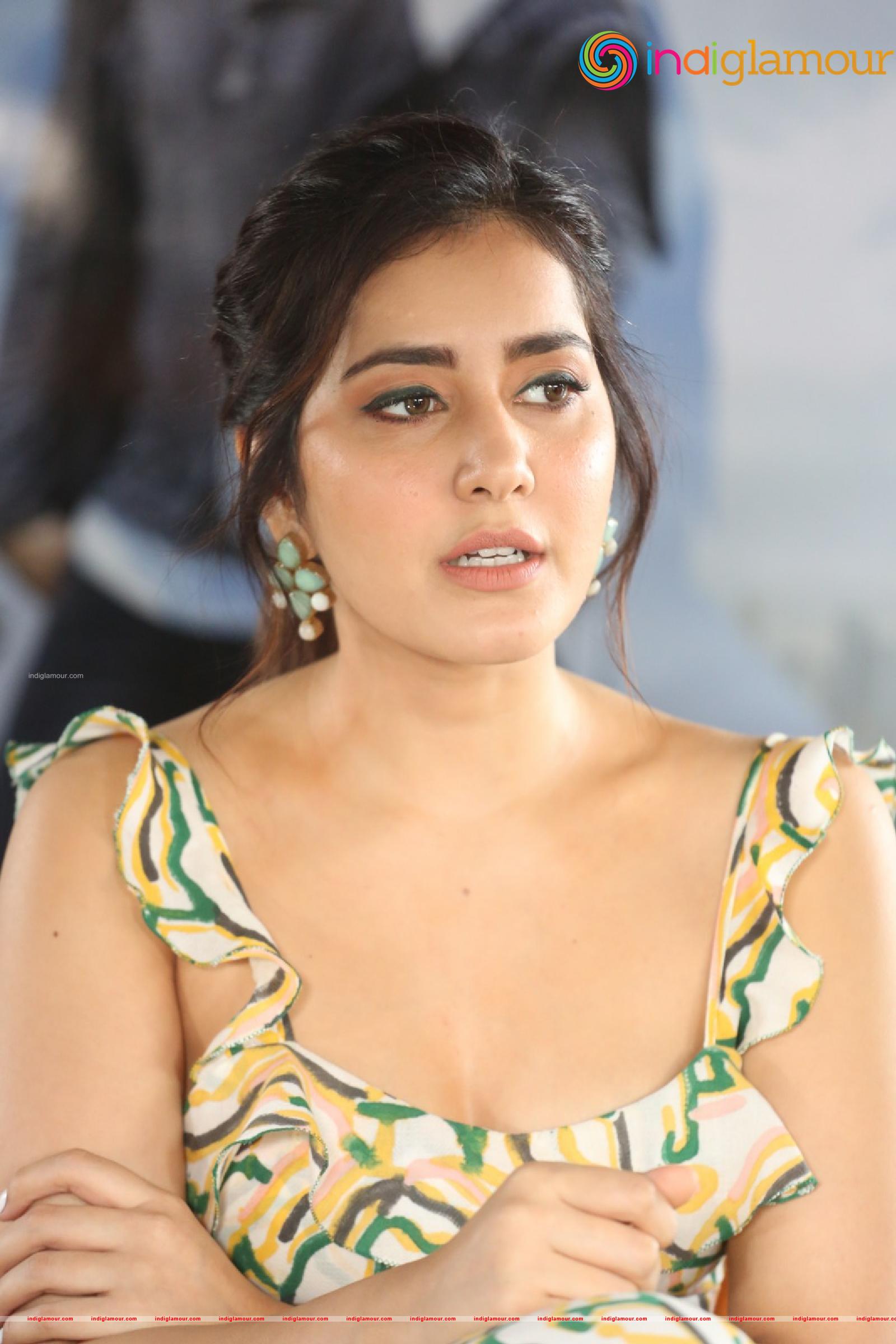Raashi Khanna Actress hd photo