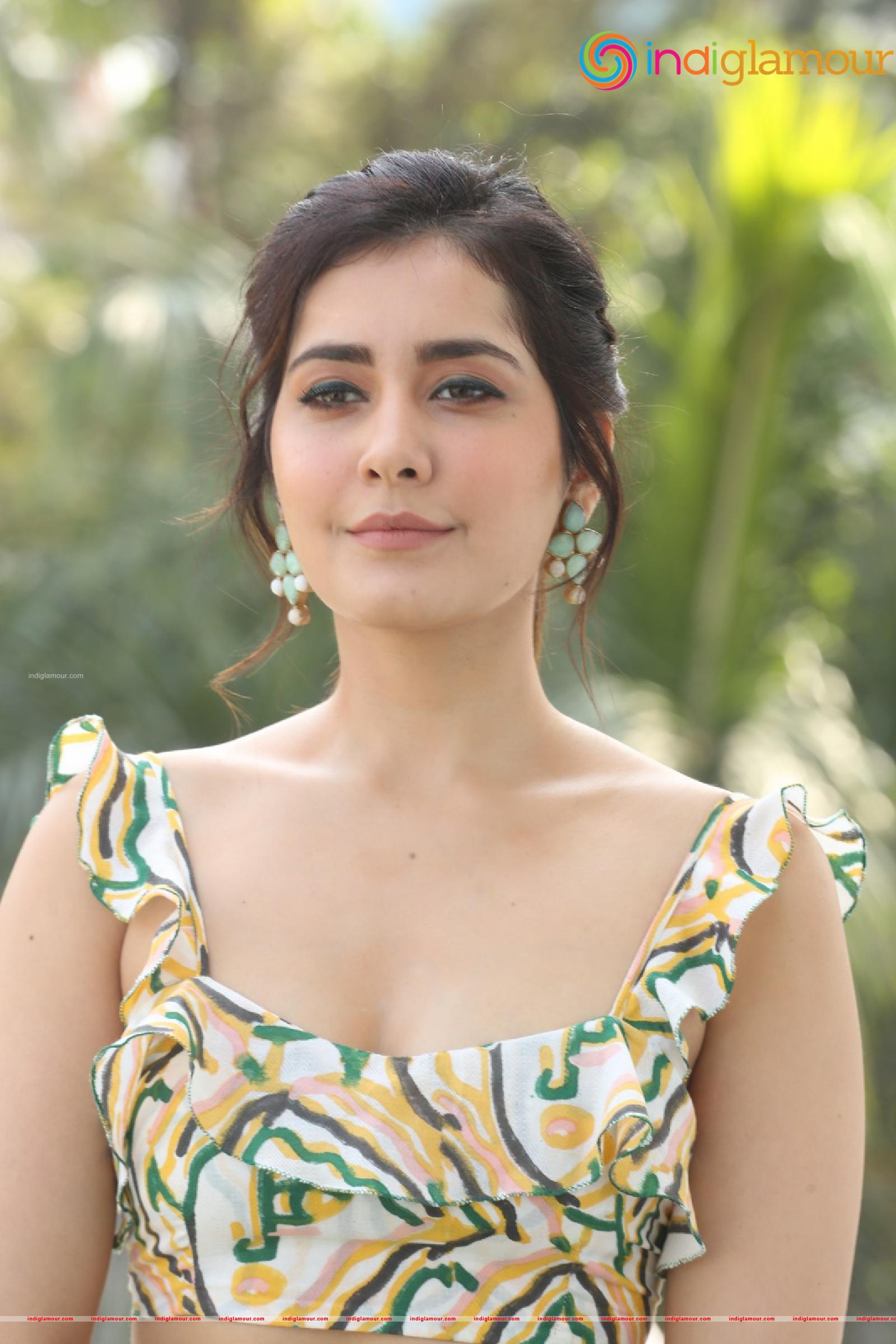 Raashi Khanna Actress hd photo