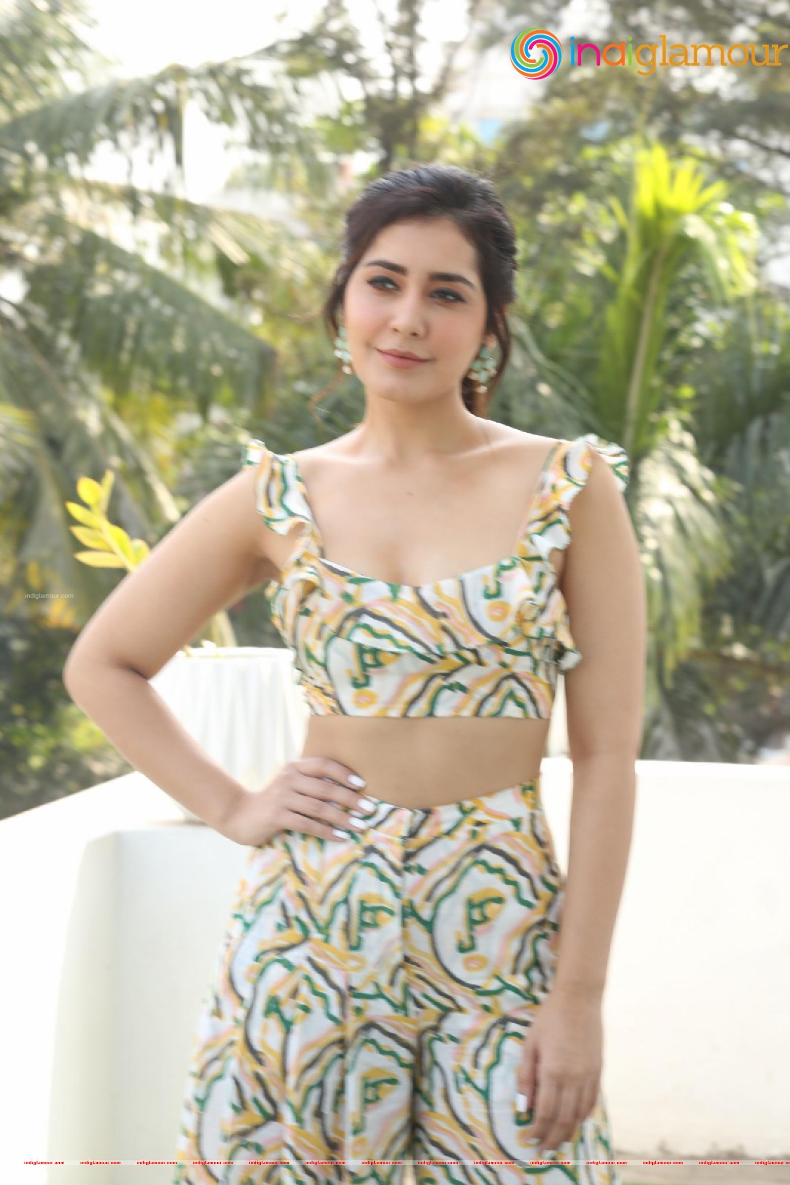 Raashi Khanna Actress hd photo