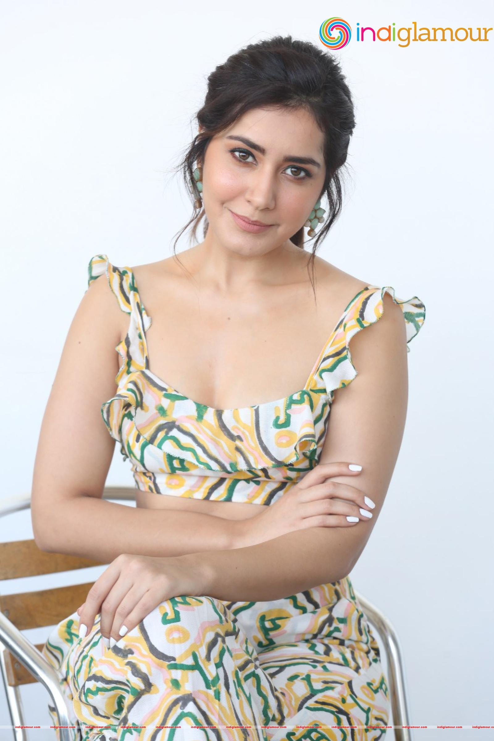 Raashi Khanna Actress hd photo