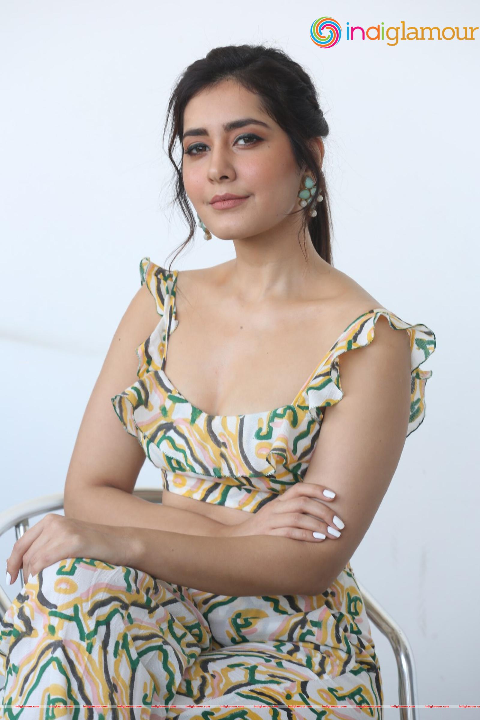 Raashi Khanna Actress hd photo