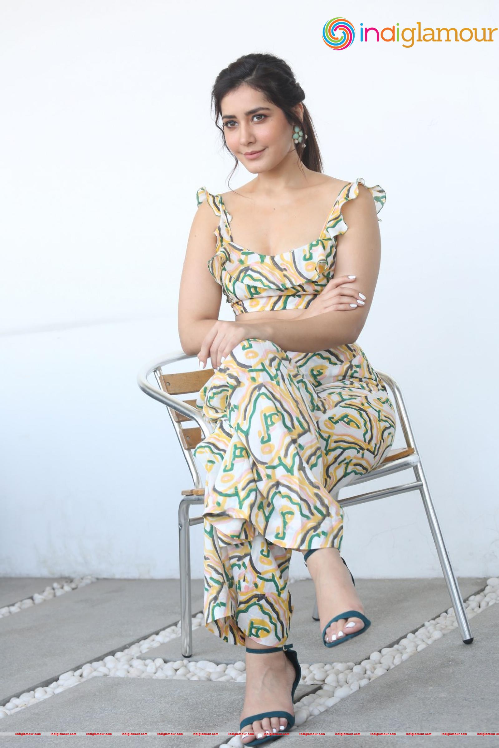 Raashi Khanna Actress hd photo