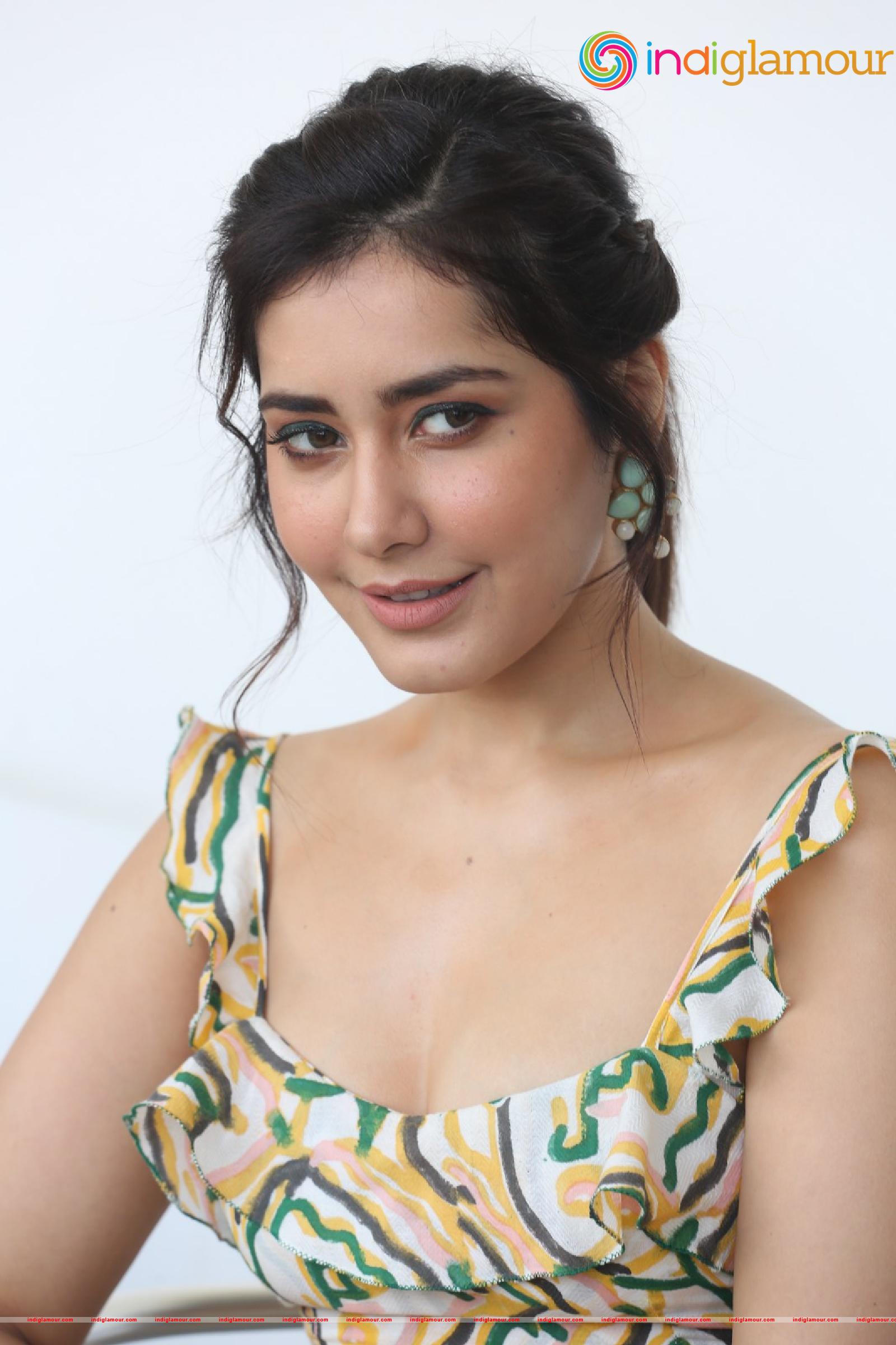 Raashi Khanna Actress hd photo