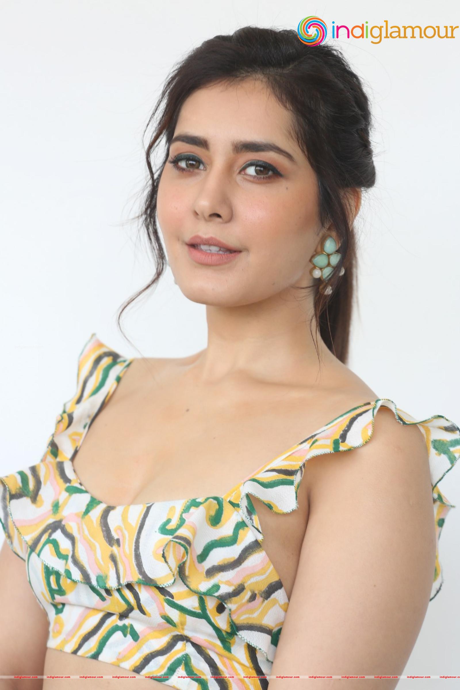 Raashi Khanna Actress hd photo