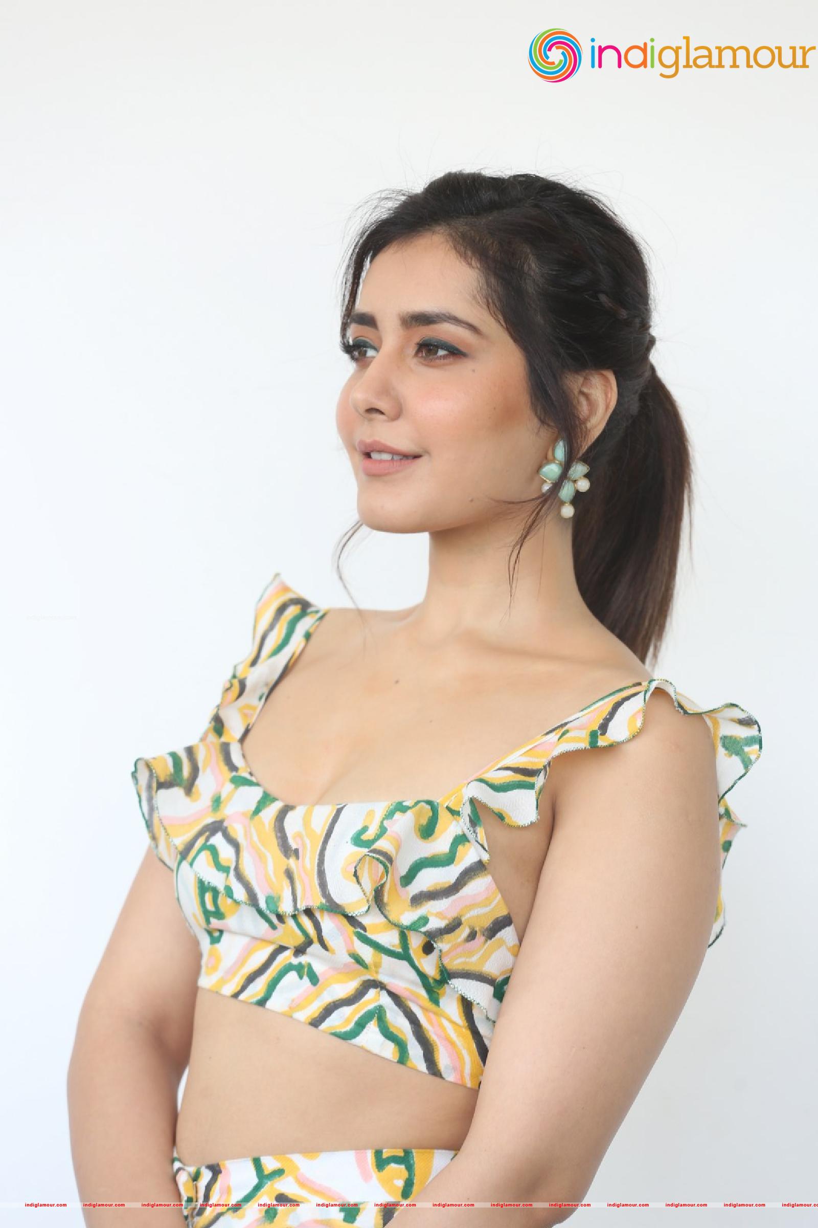 Raashi Khanna Actress hd photo