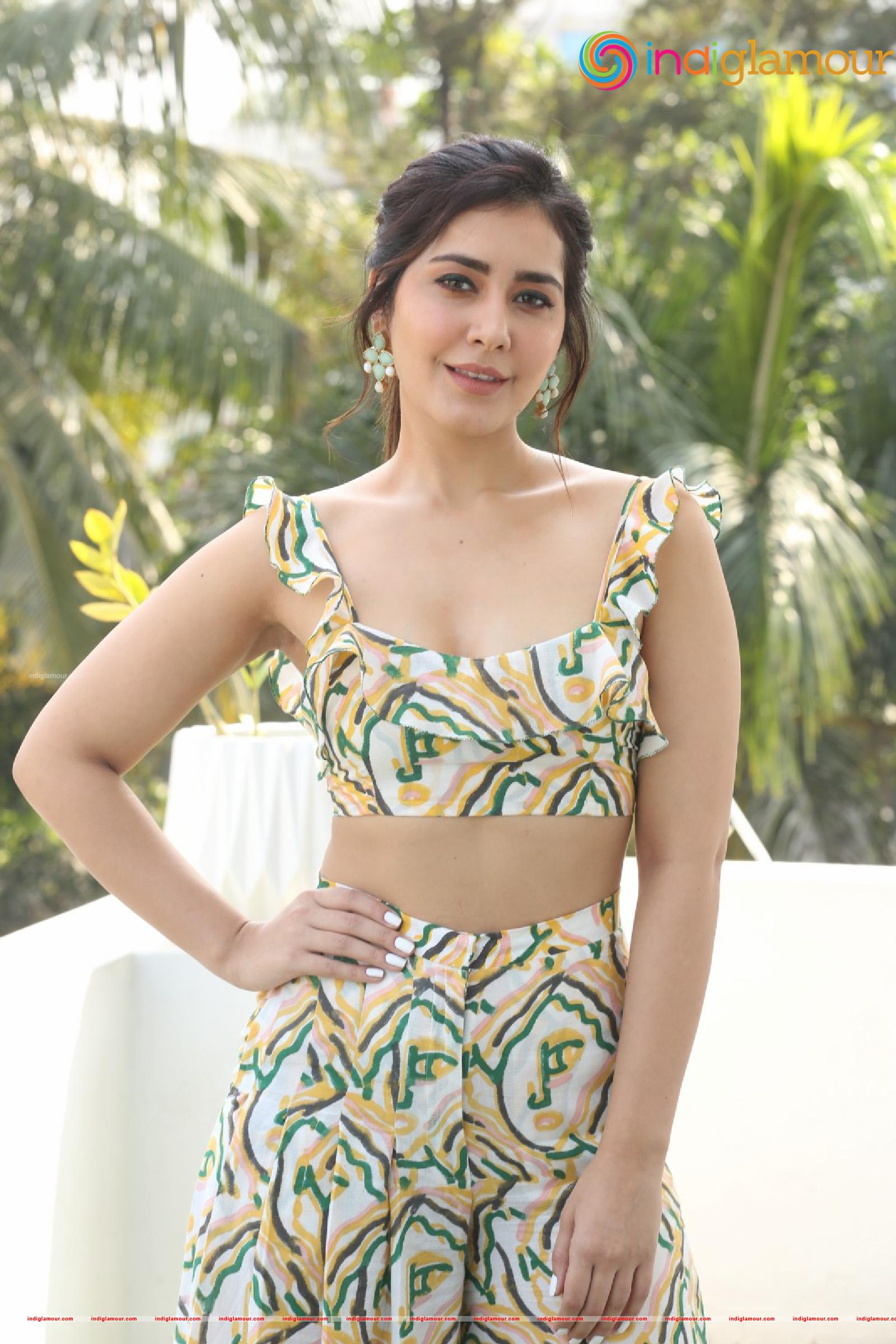 Raashi Khanna Actress hd photo