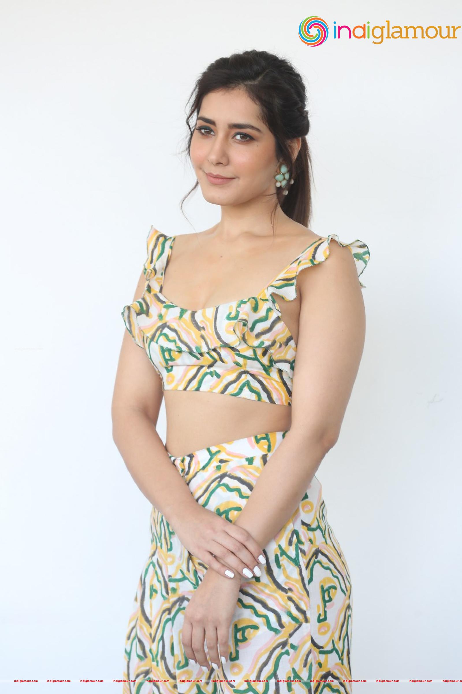 Raashi Khanna Actress hd photo
