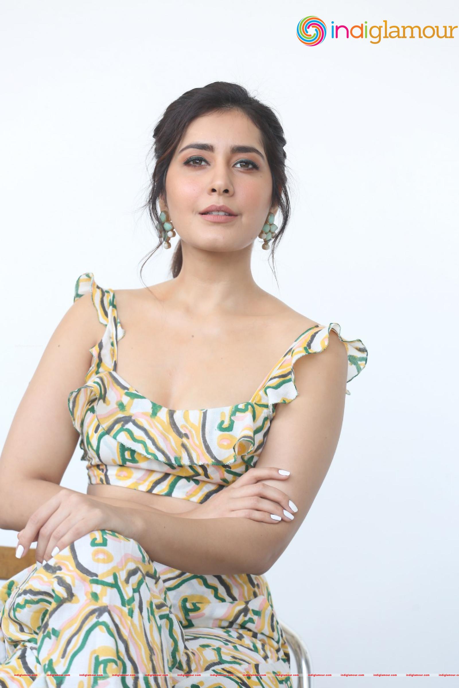 Raashi Khanna Actress hd photo