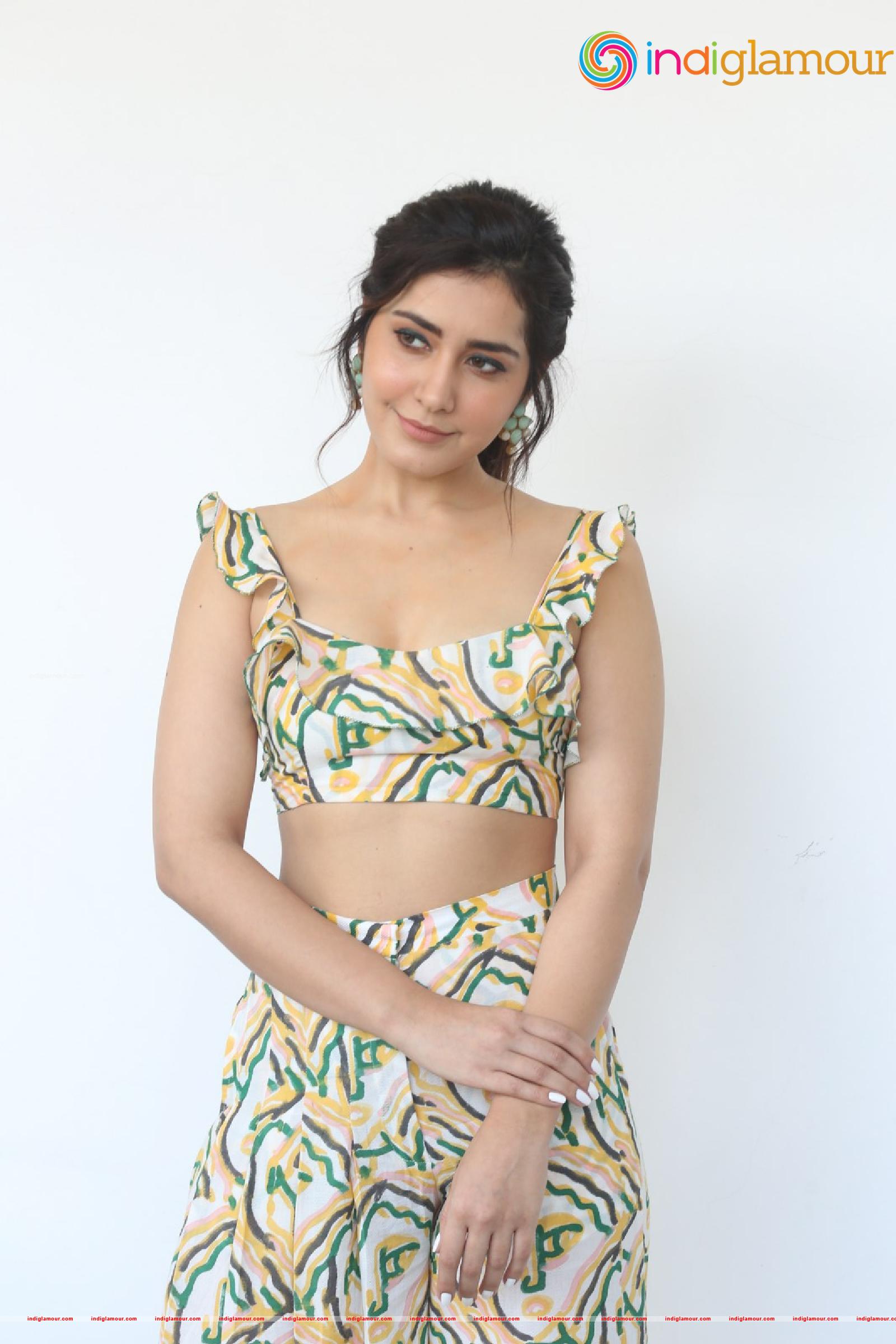 Raashi Khanna Actress hd photo