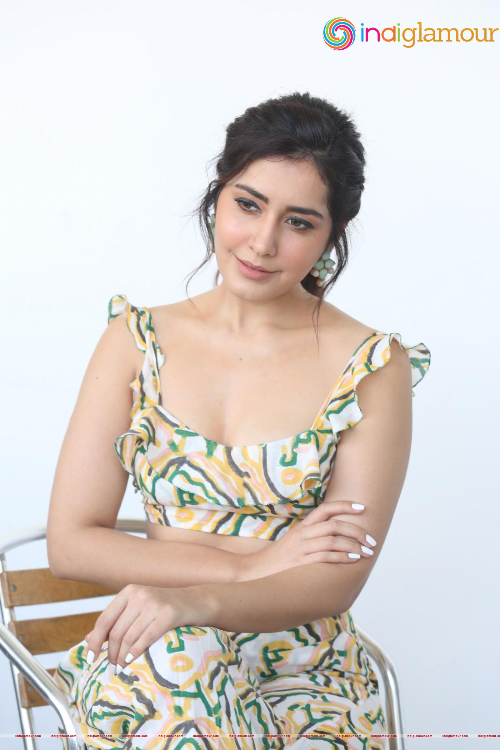 Raashi Khanna Actress hd photo