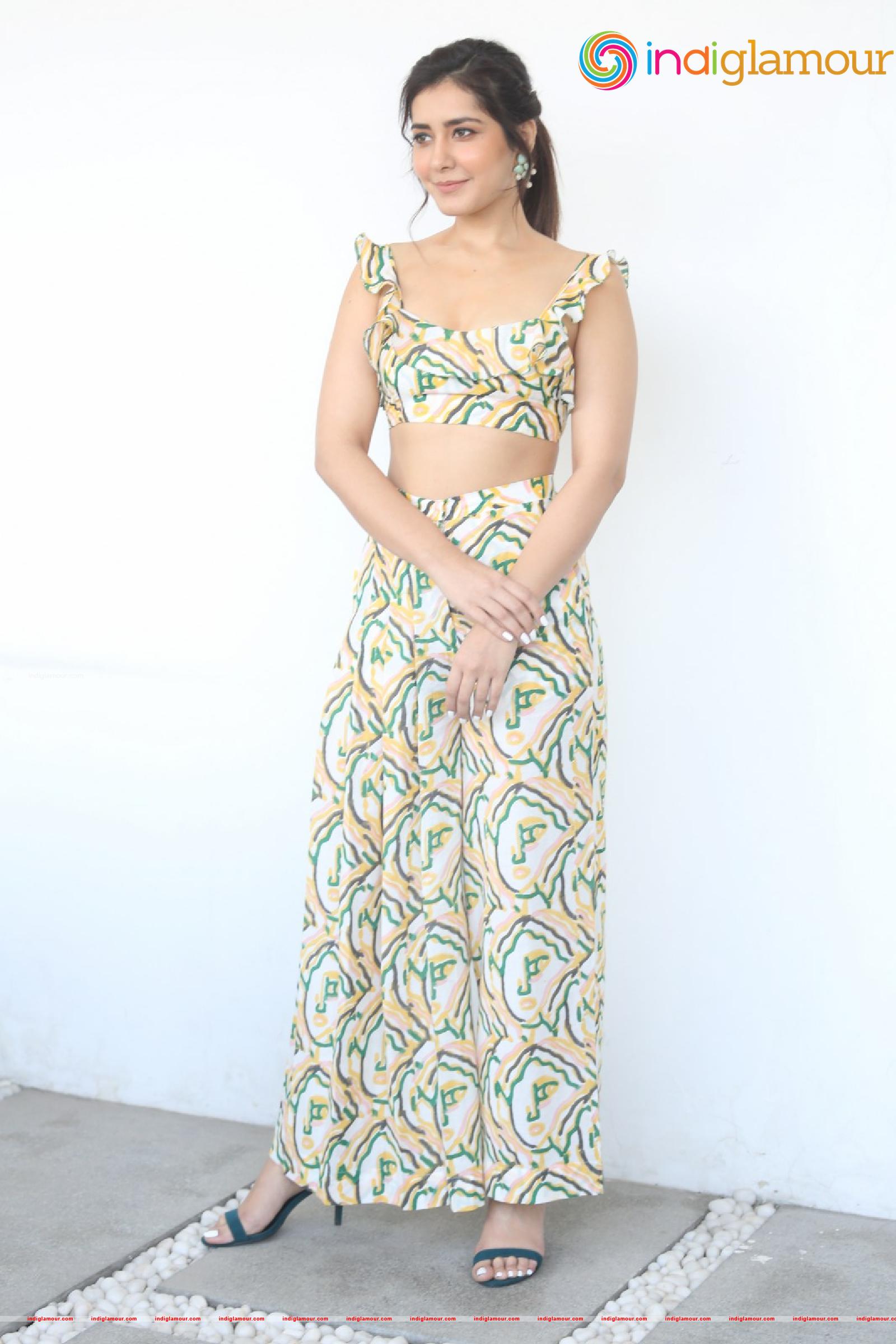 Raashi Khanna Actress hd photo