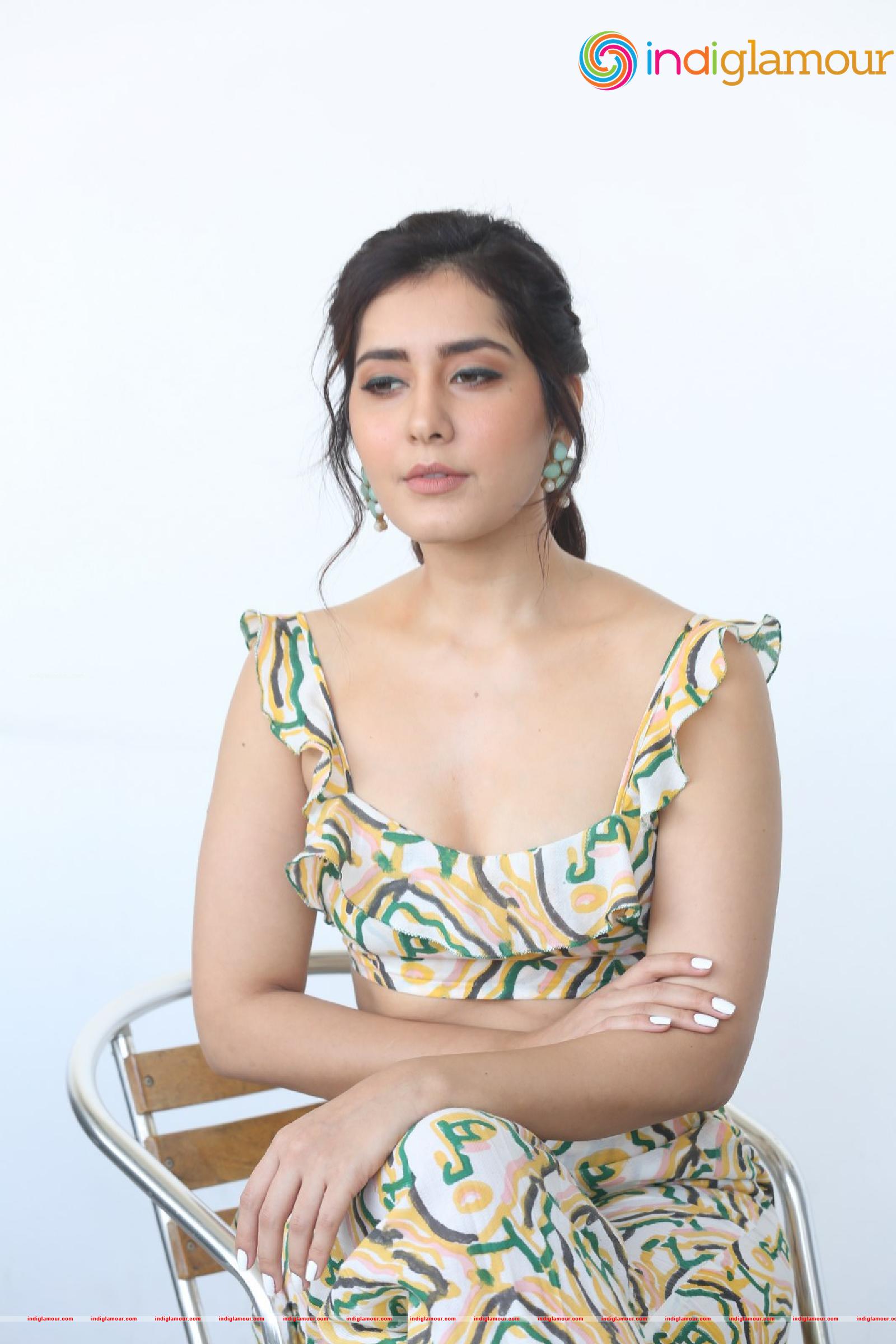Raashi Khanna Actress hd photo