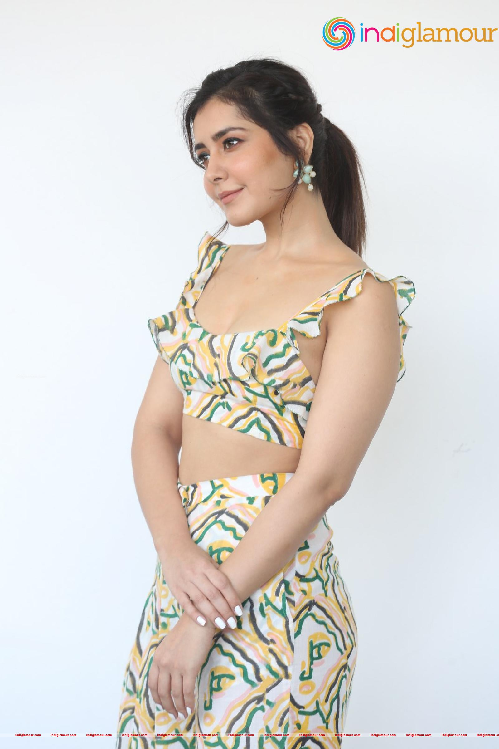 Raashi Khanna Actress hd photo