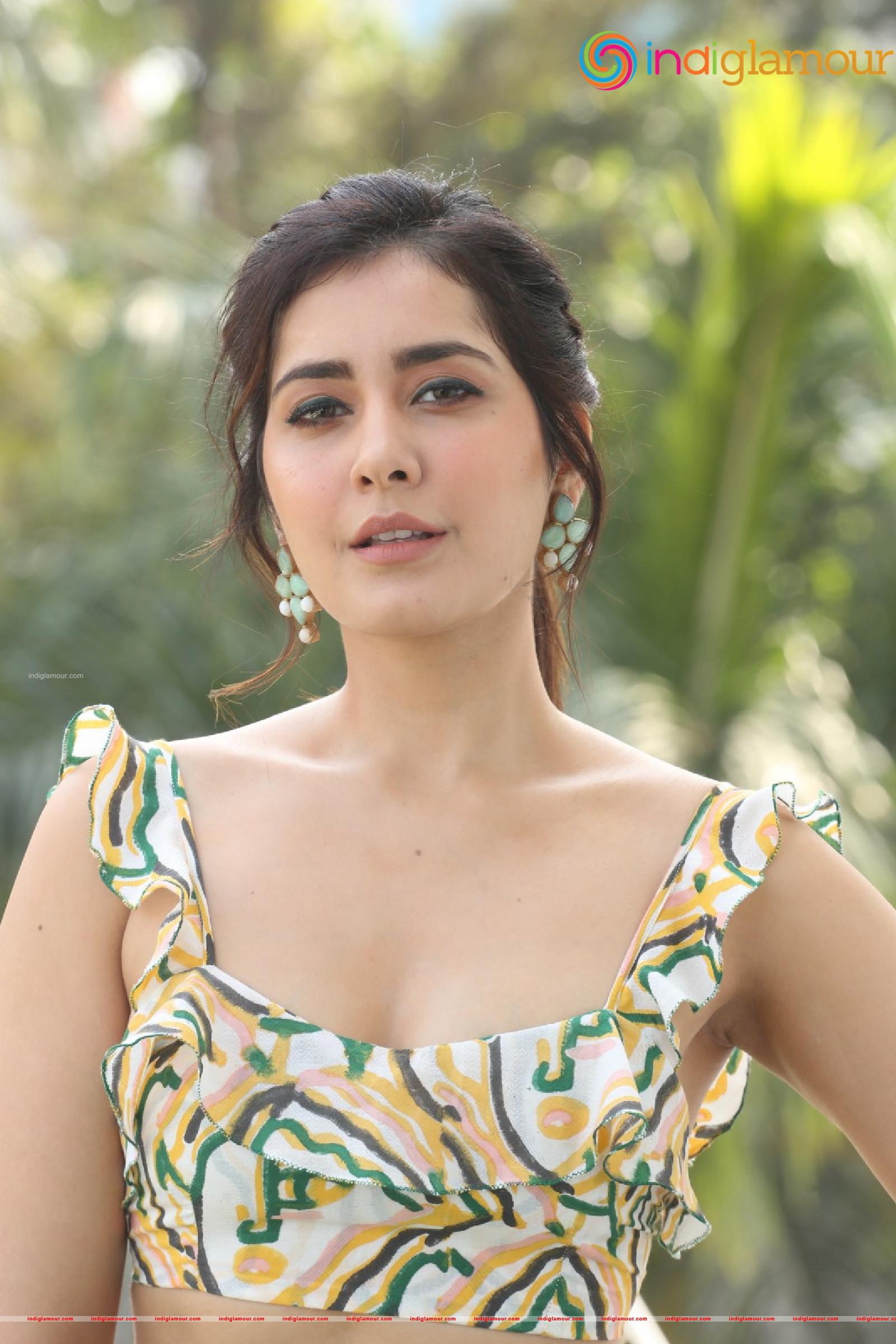 Raashi Khanna Actress hd photo