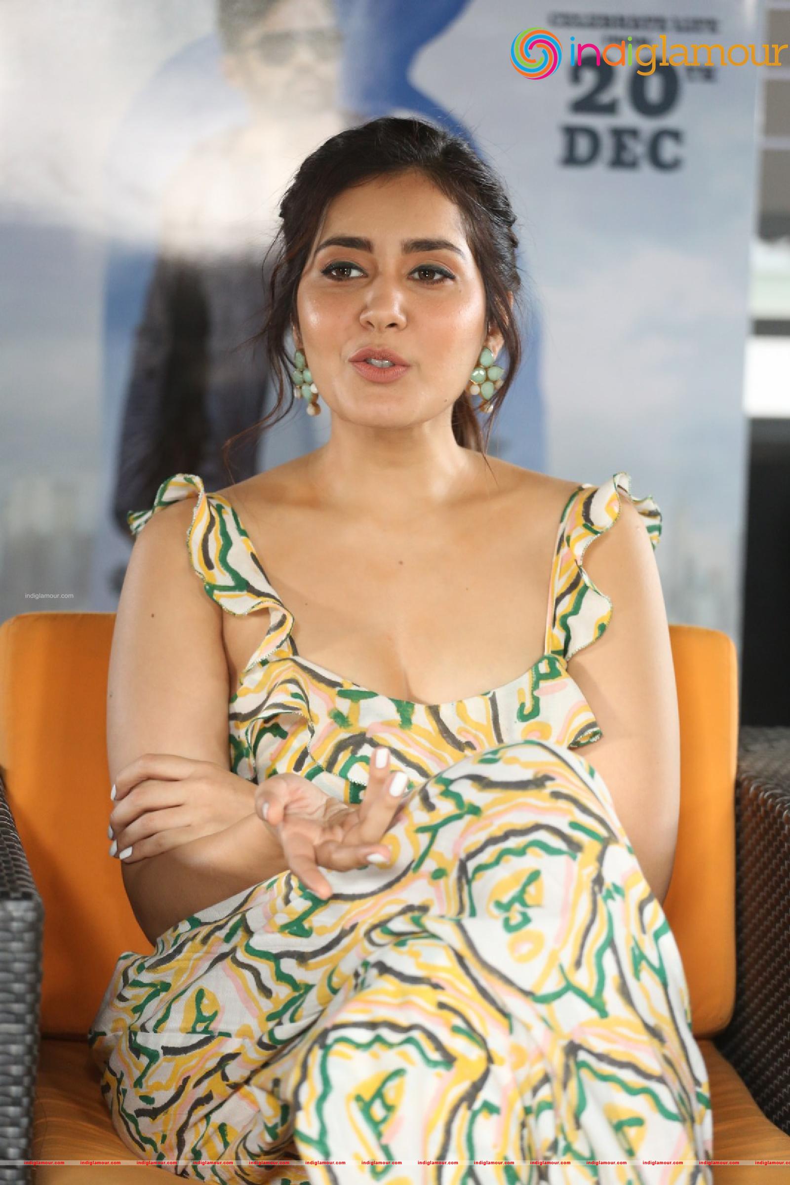 Raashi Khanna Actress hd photo