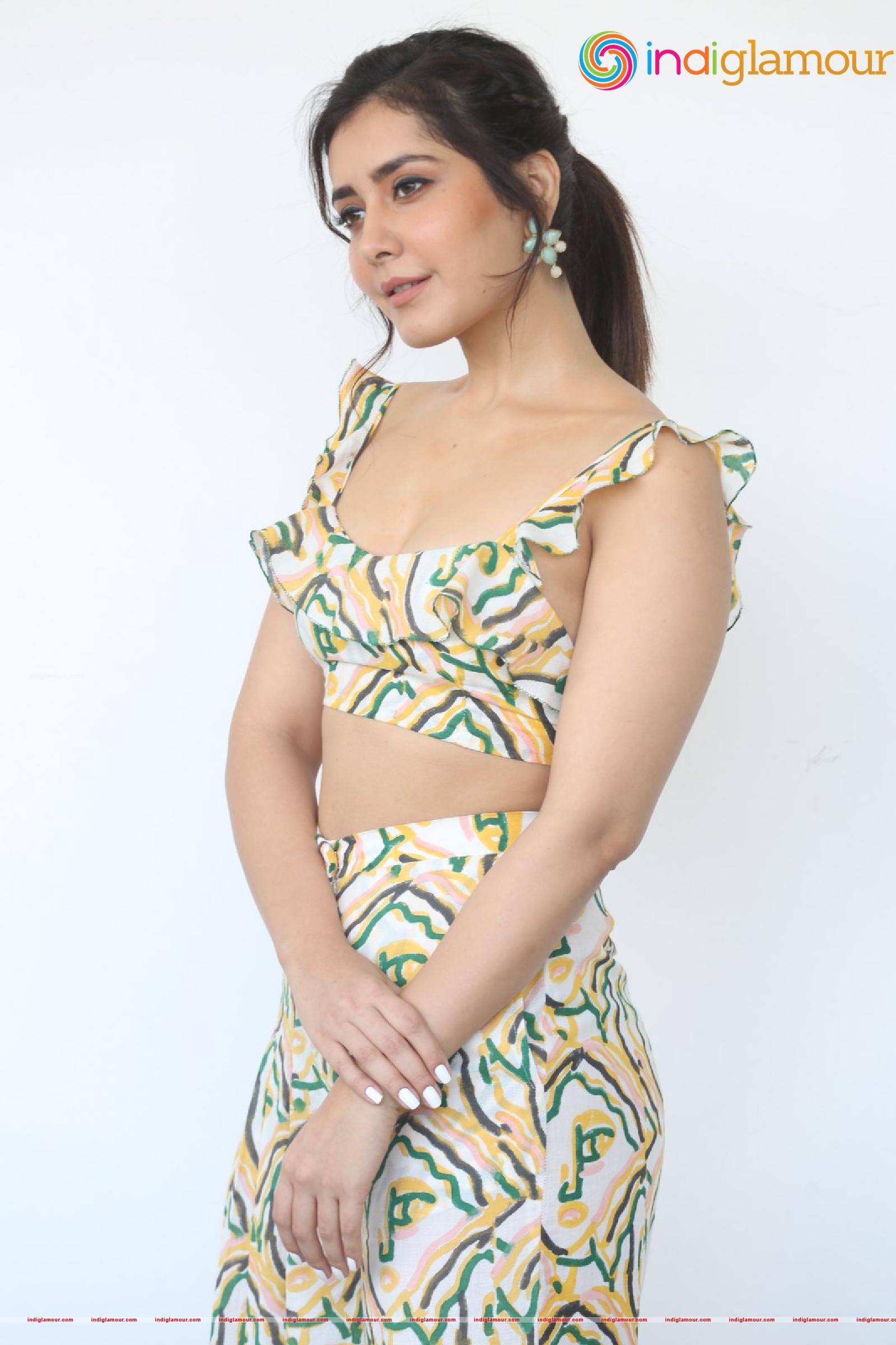 Raashi Khanna Actress hd photo