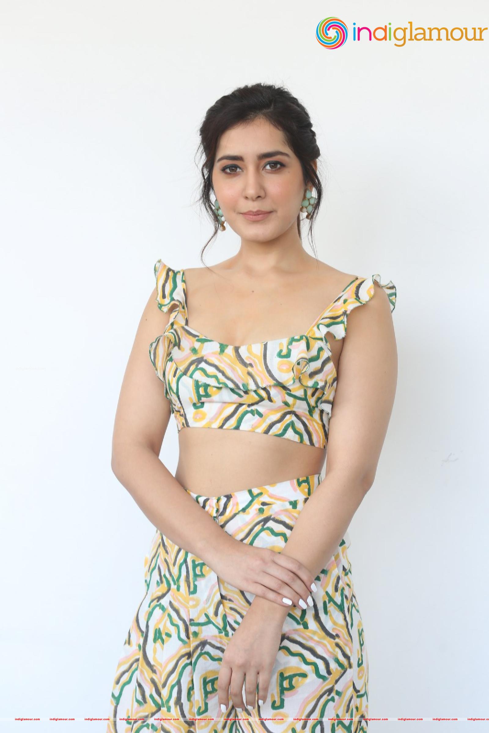Raashi Khanna Actress hd photo