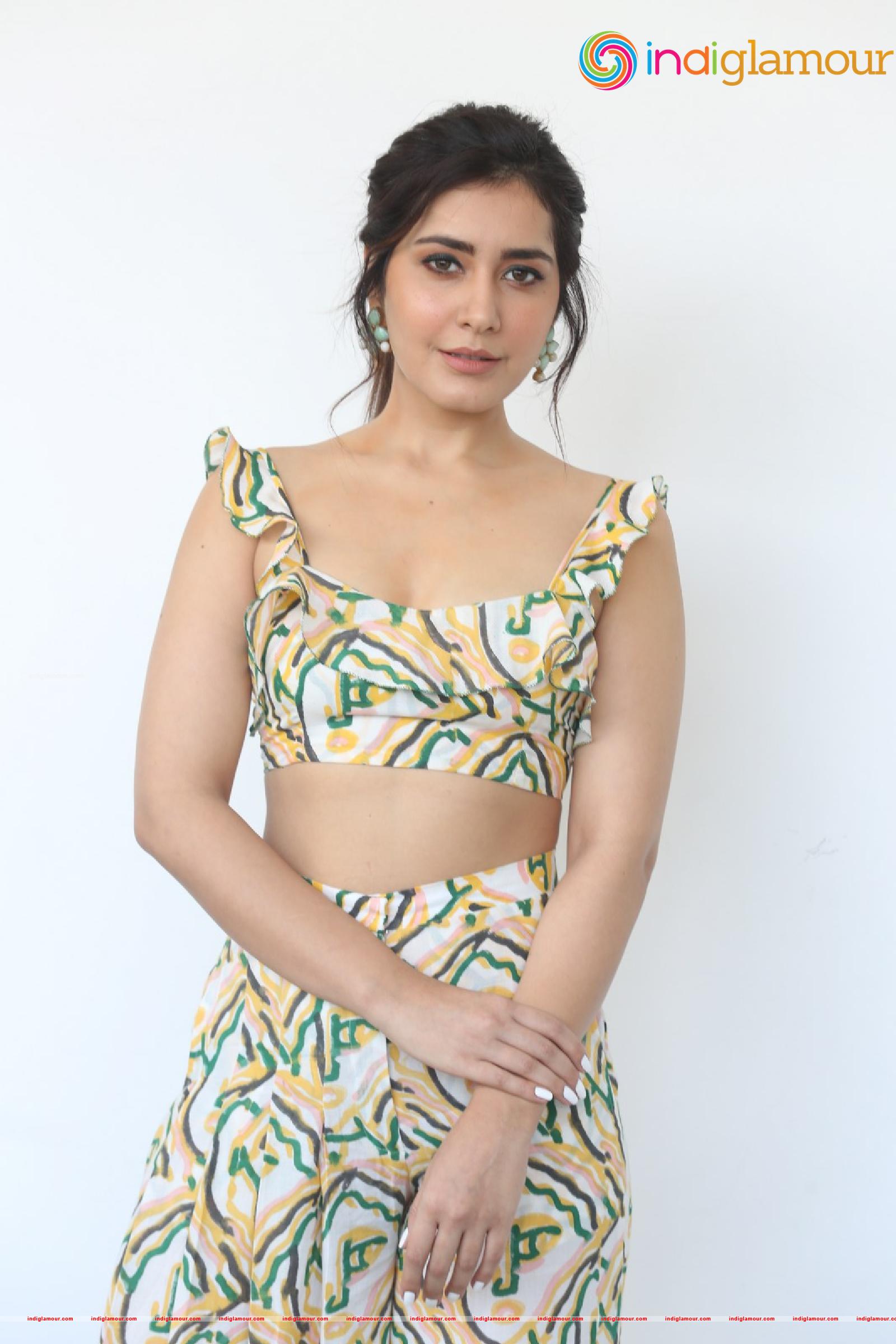 Raashi Khanna Actress hd photo