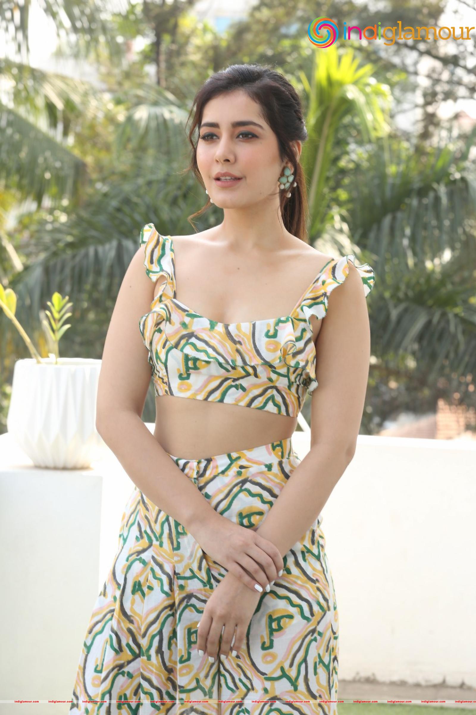 Raashi Khanna Actress hd photo