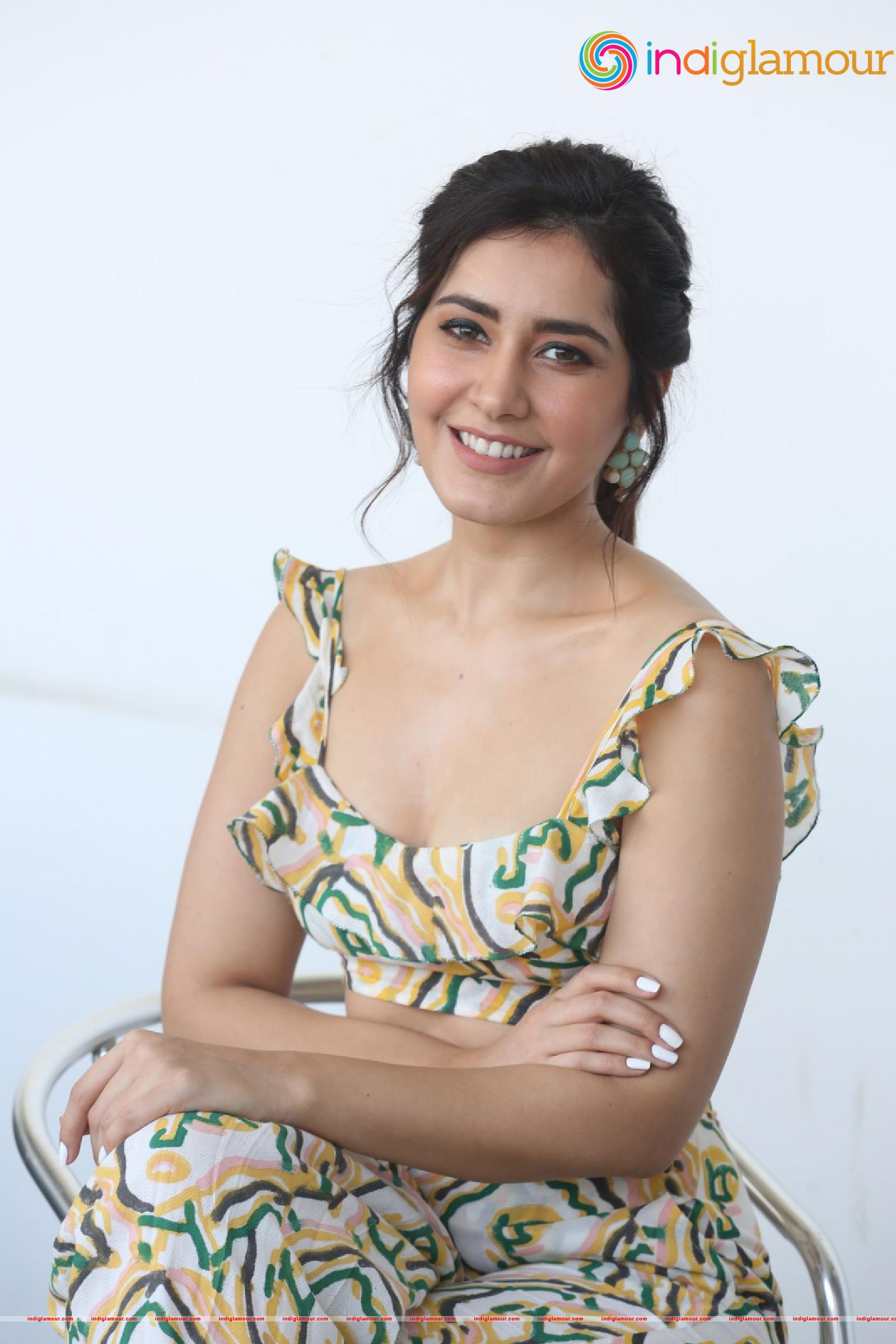 Raashi Khanna Actress hd photo