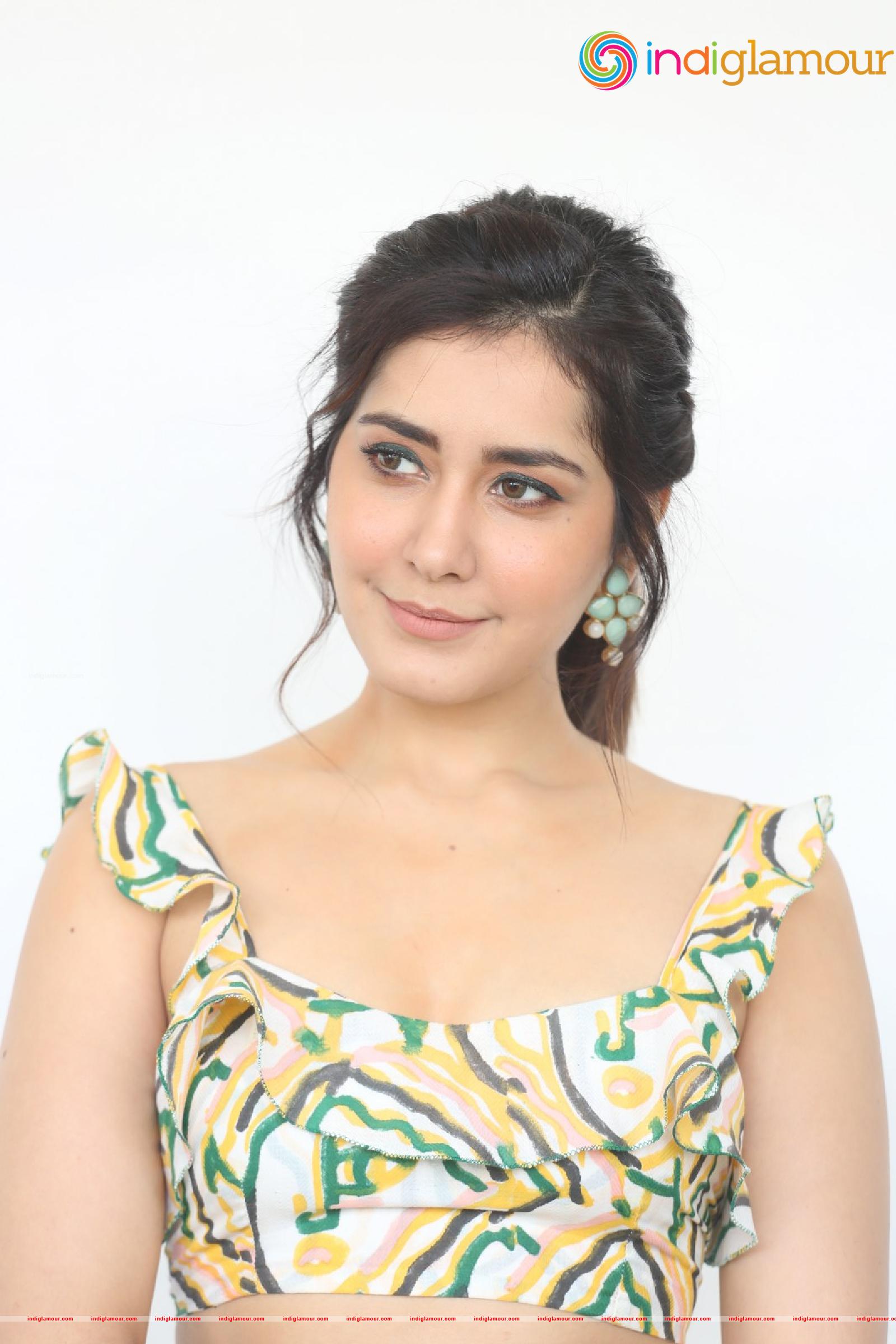 Raashi Khanna Actress hd photo