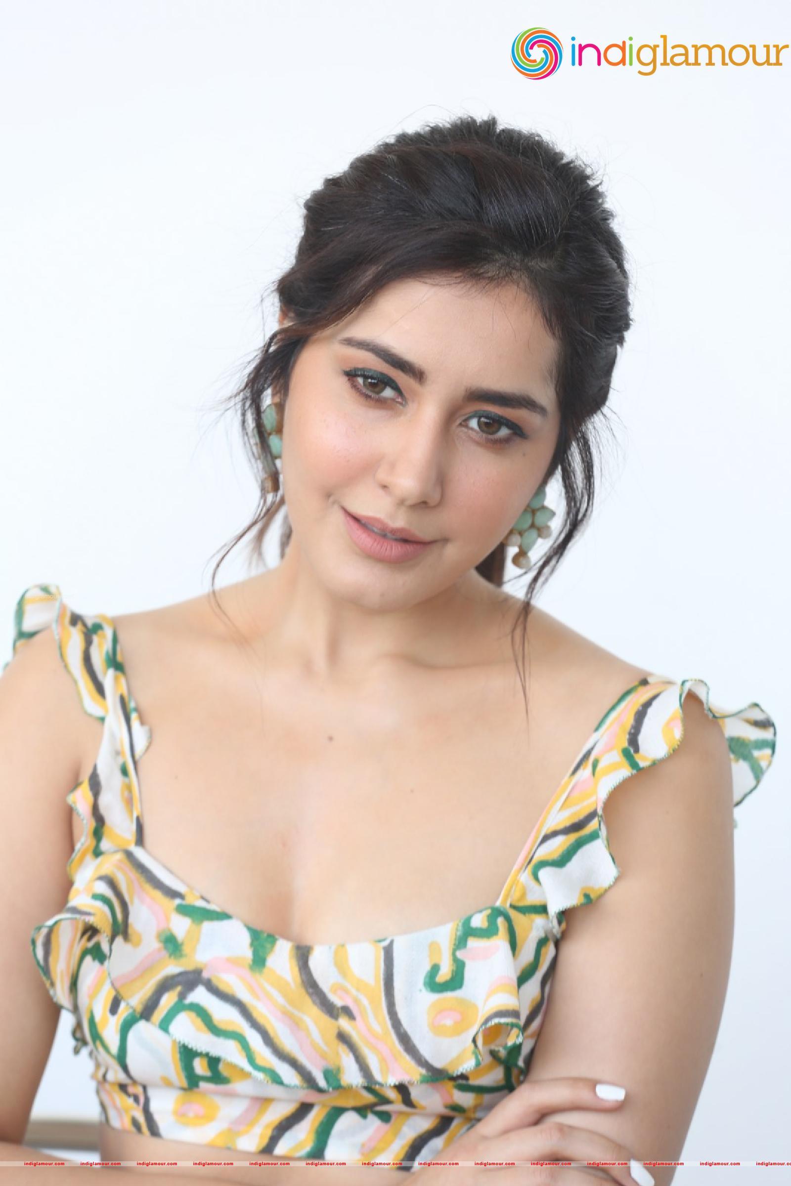 Raashi Khanna Actress hd photo
