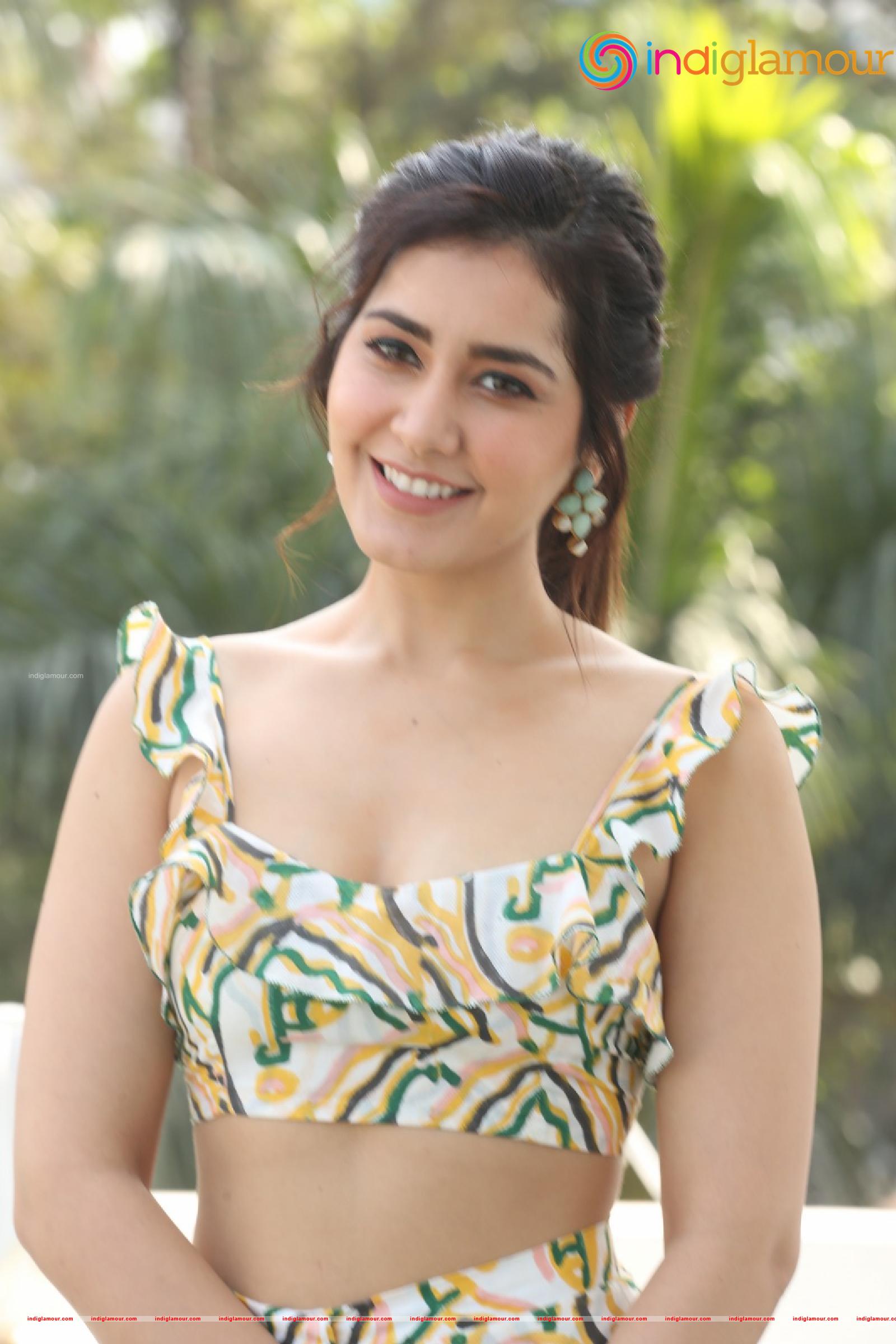 Raashi Khanna Actress hd photo