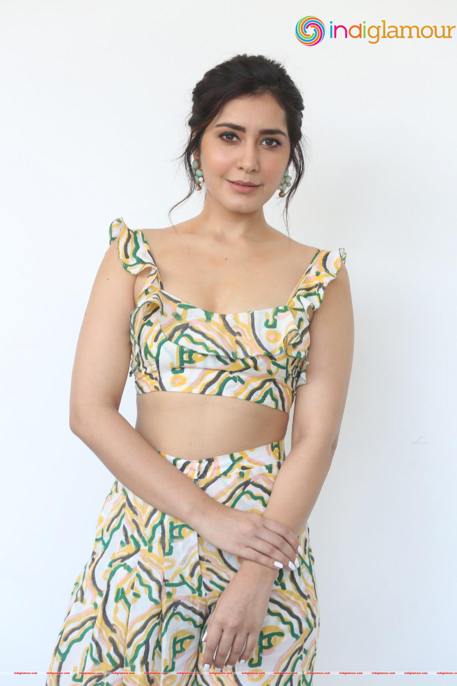Raashi Khanna Actress hd photo