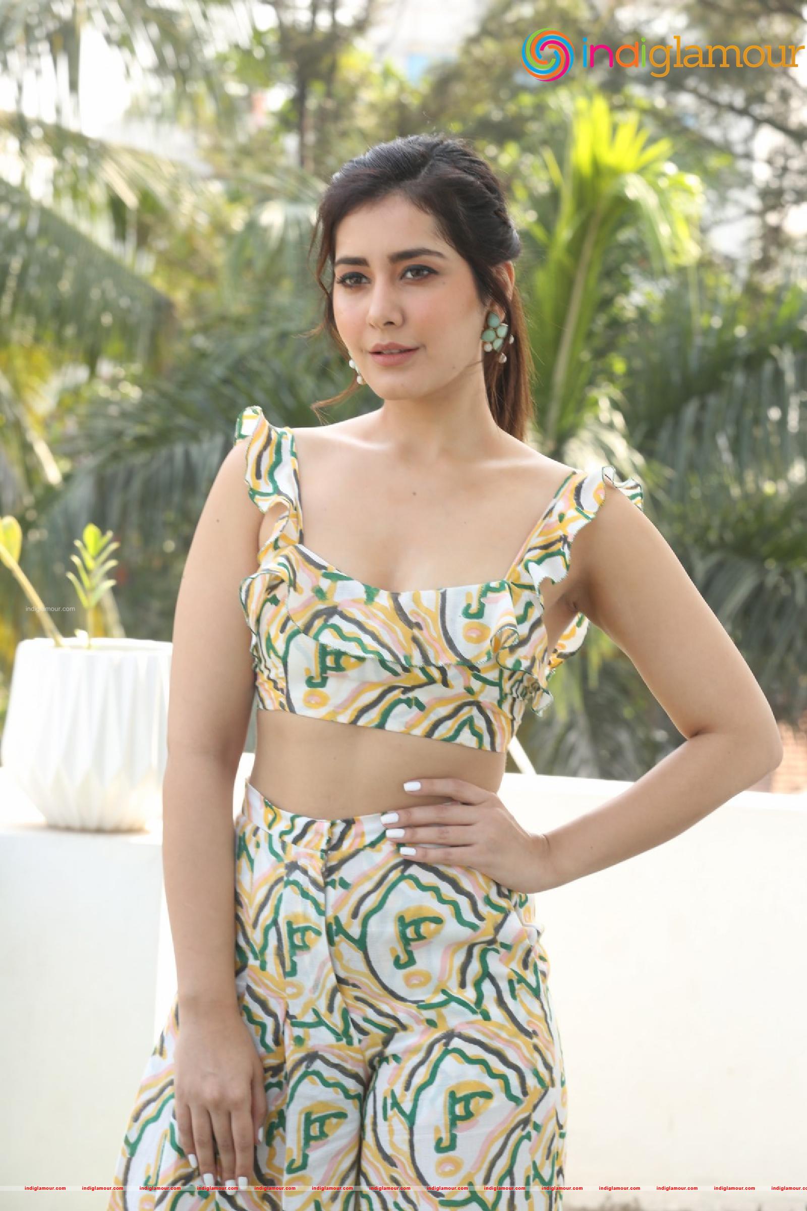 Raashi Khanna Actress hd photo