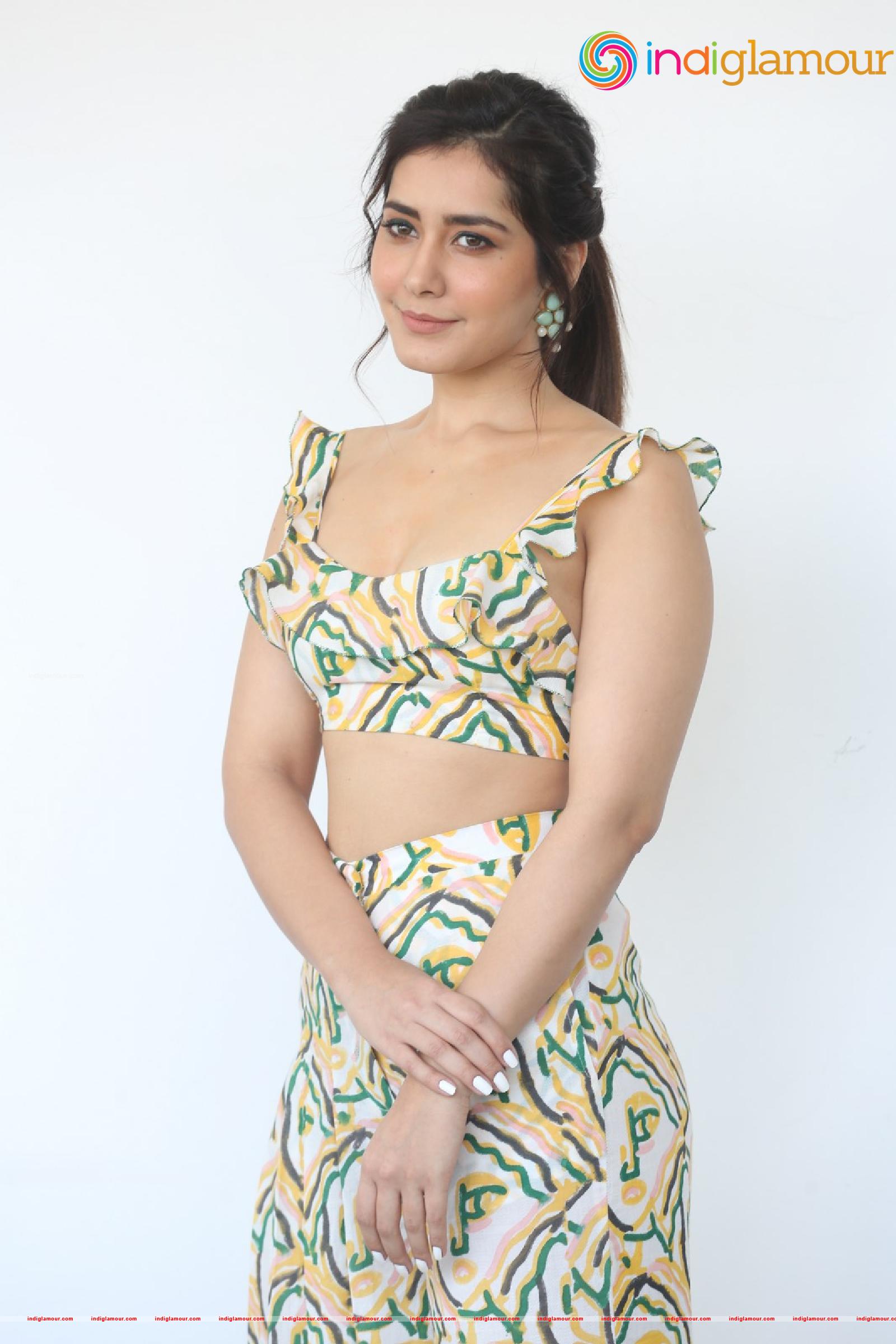 Raashi Khanna Actress hd photo