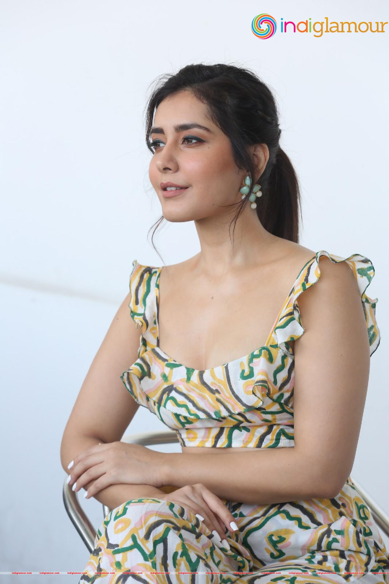Raashi Khanna Actress hd photo