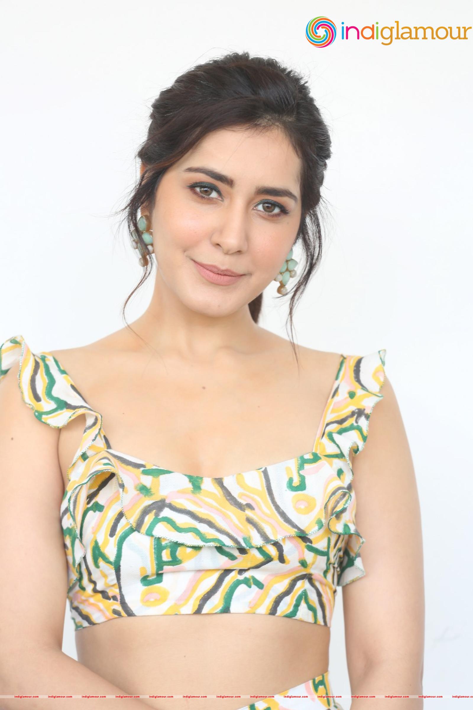 Raashi Khanna Actress hd photo