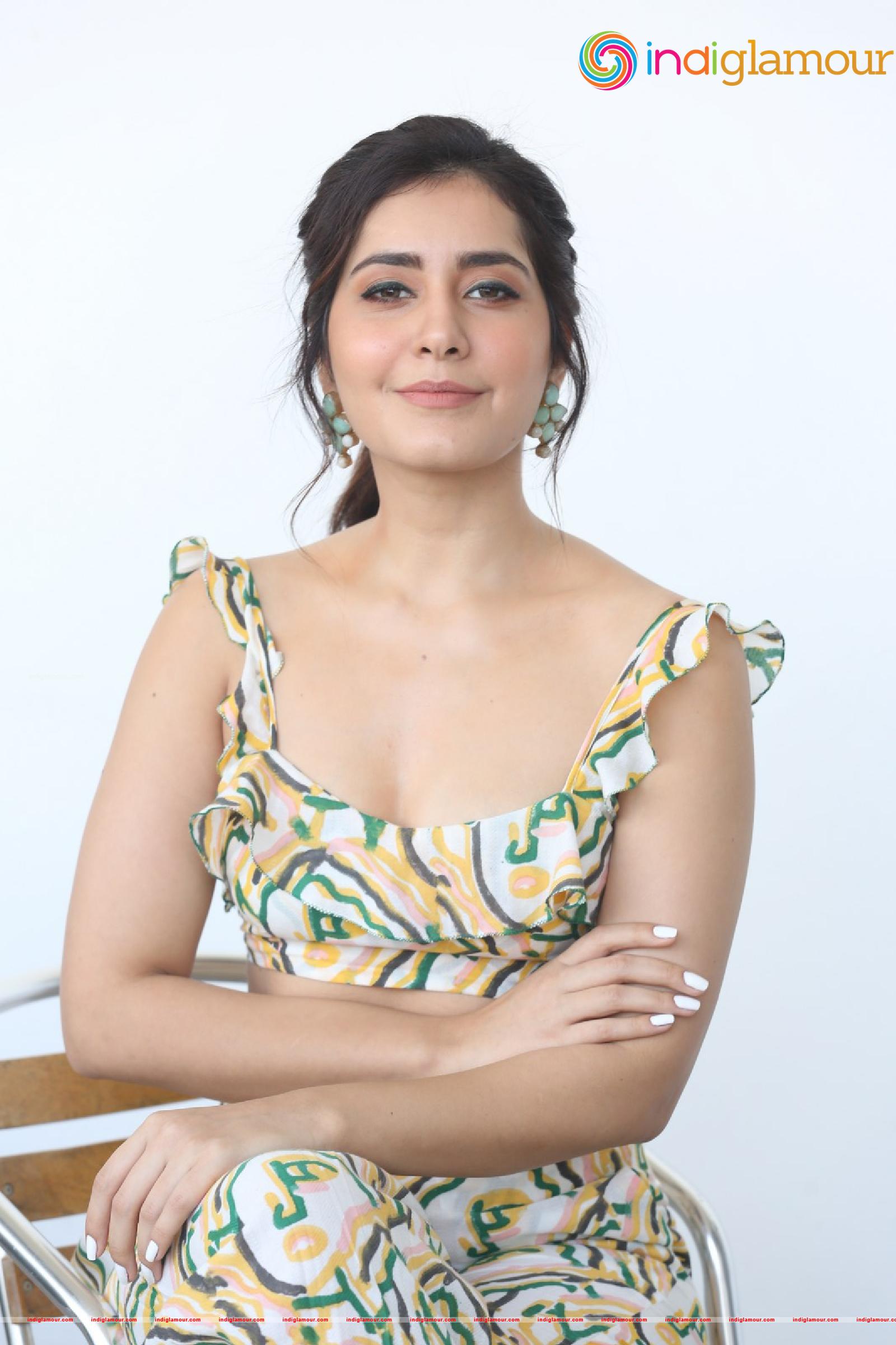 Raashi Khanna Actress hd photo