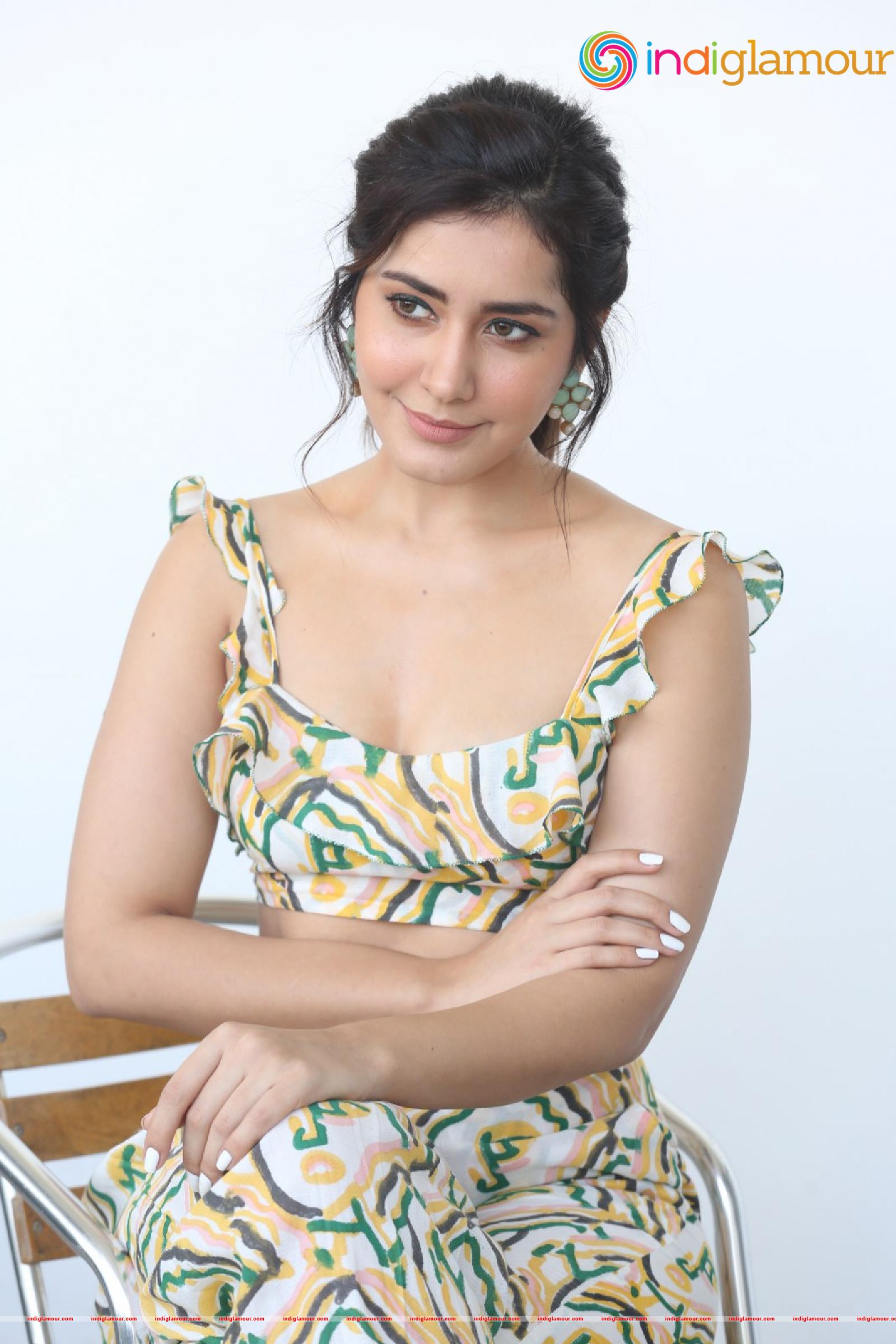 Raashi Khanna Actress hd photo