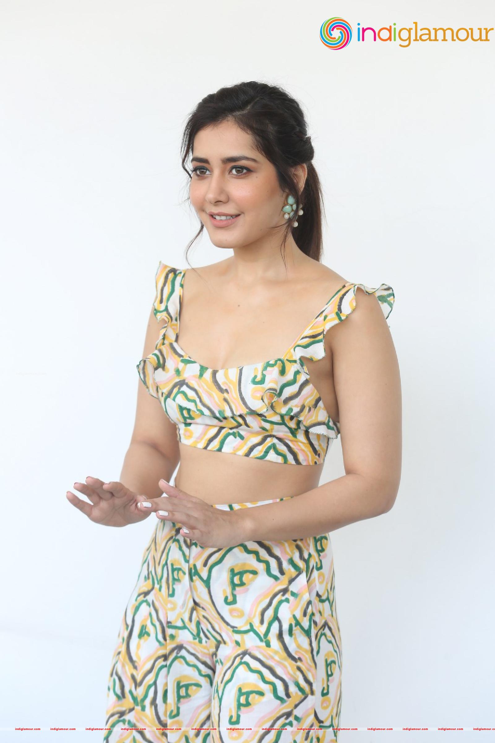 Raashi Khanna Actress hd photo