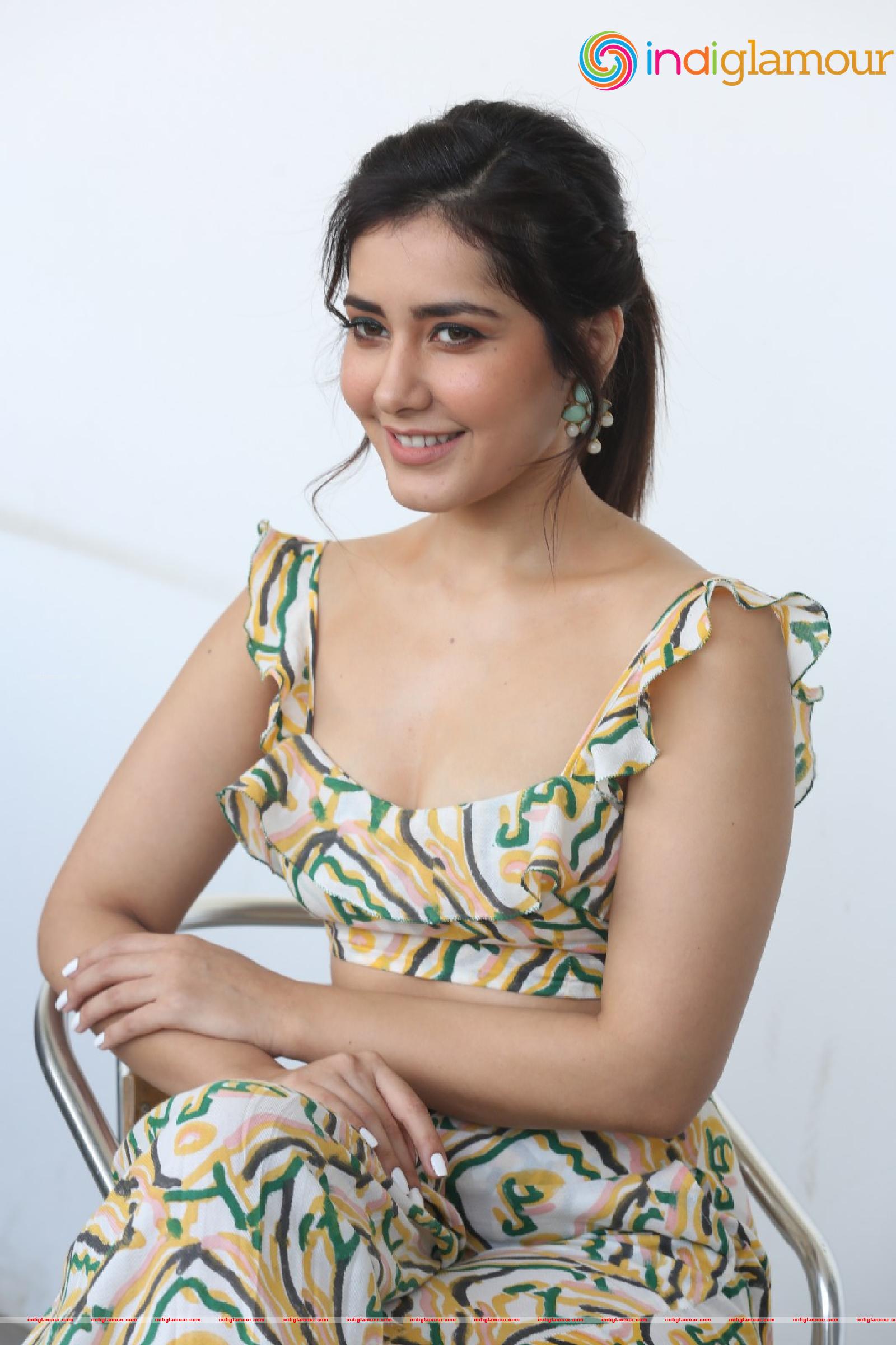 Raashi Khanna Actress hd photo