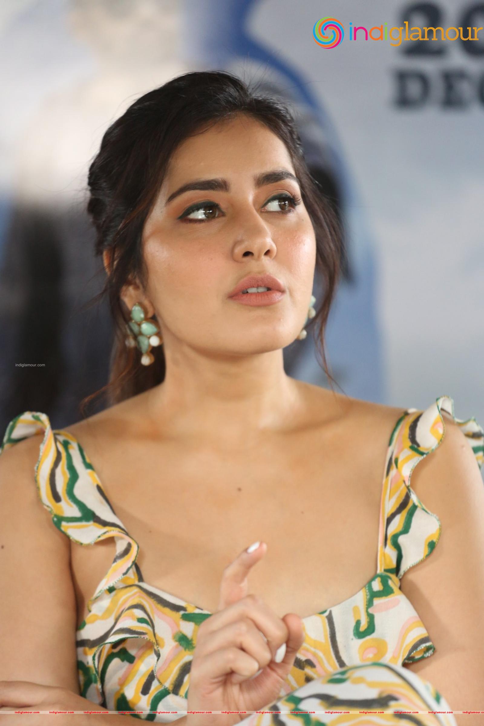 Raashi Khanna Actress hd photo