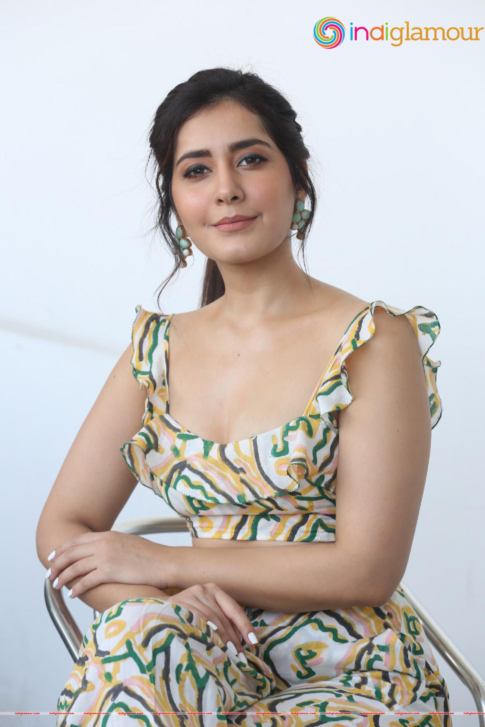 Raashi Khanna Actress hd photo