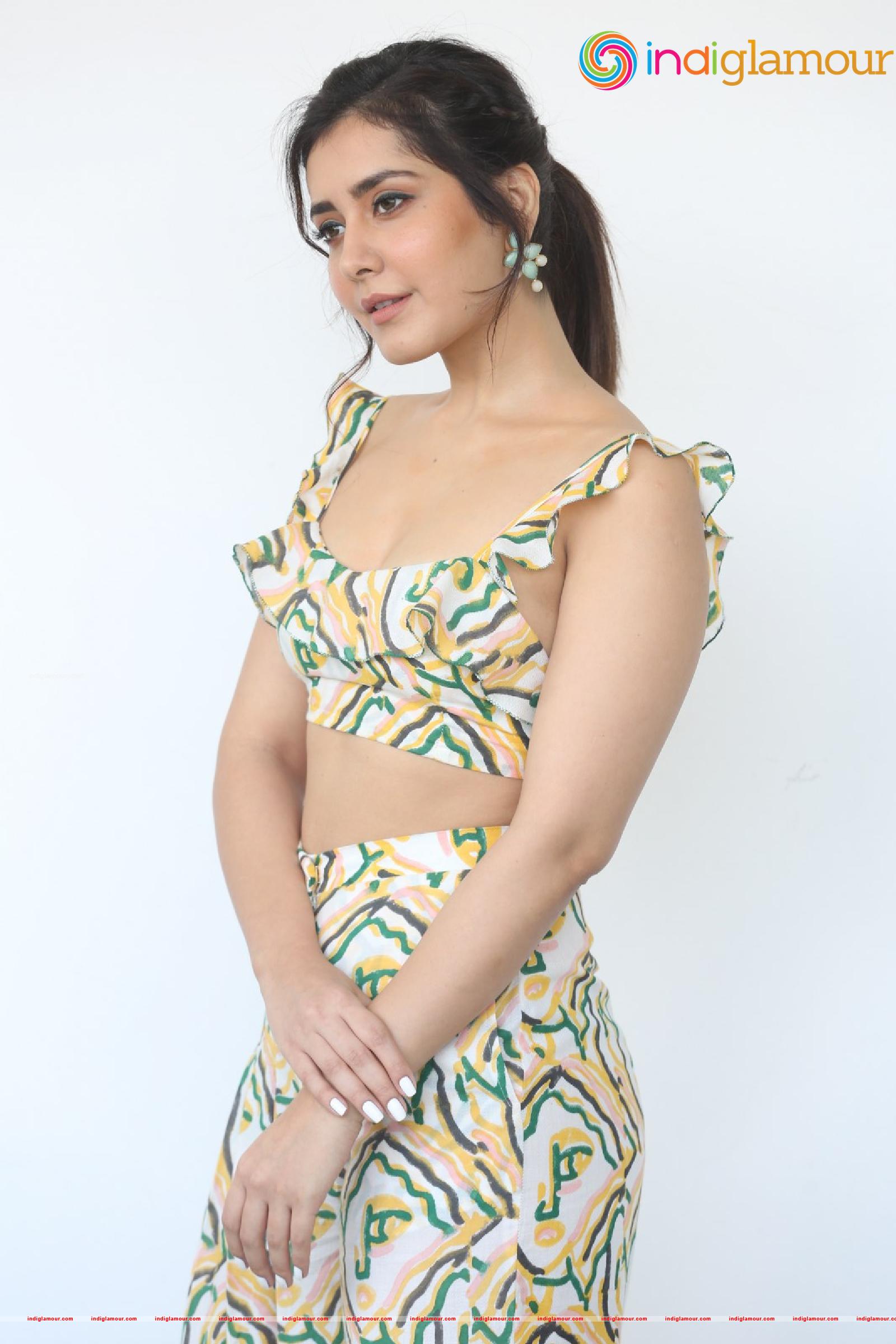 Raashi Khanna Actress hd photo