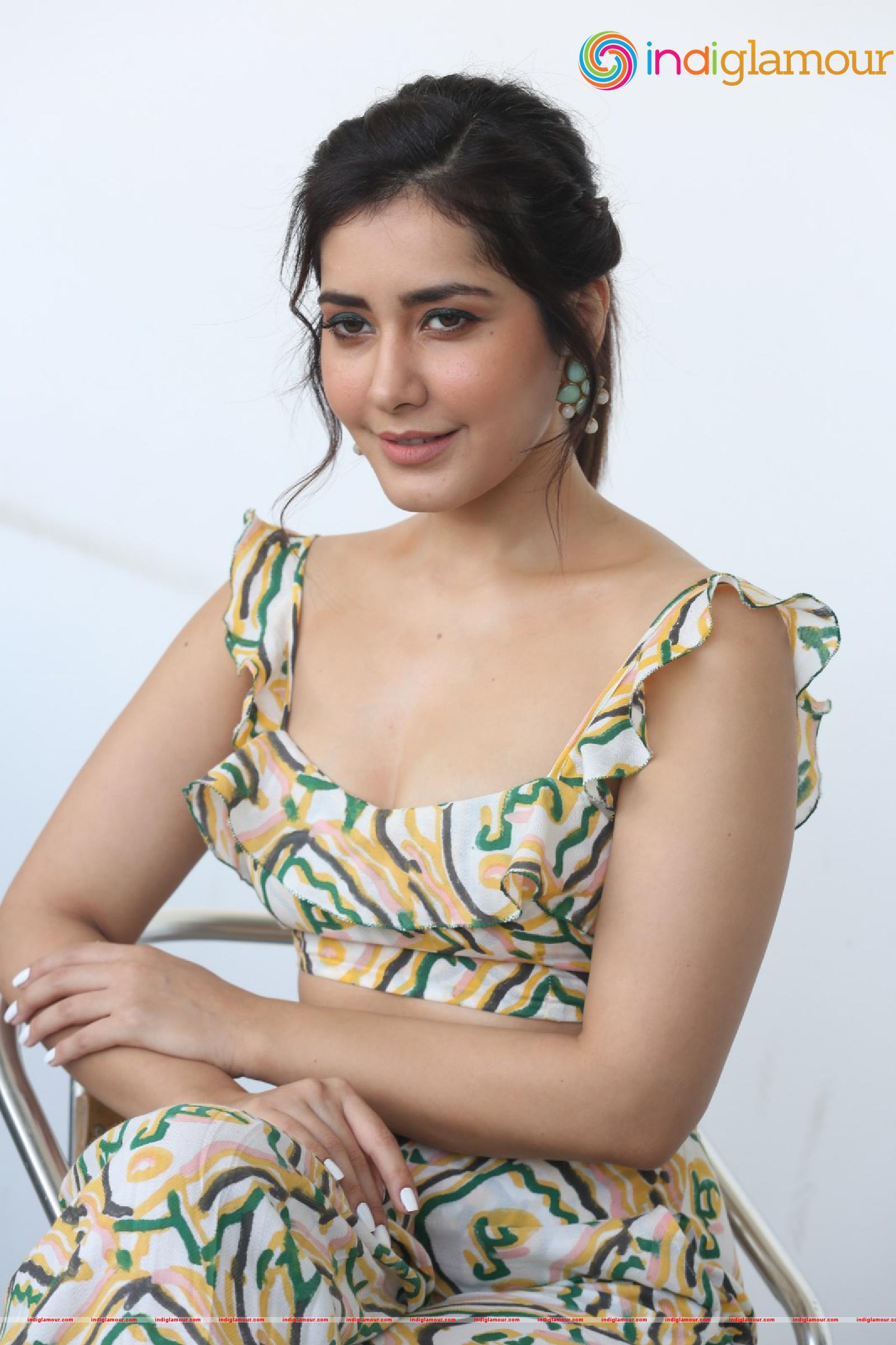 Raashi Khanna Actress hd photo