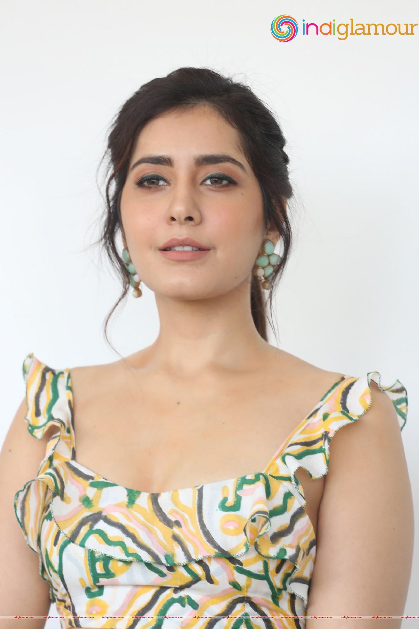 Raashi Khanna Actress hd photo