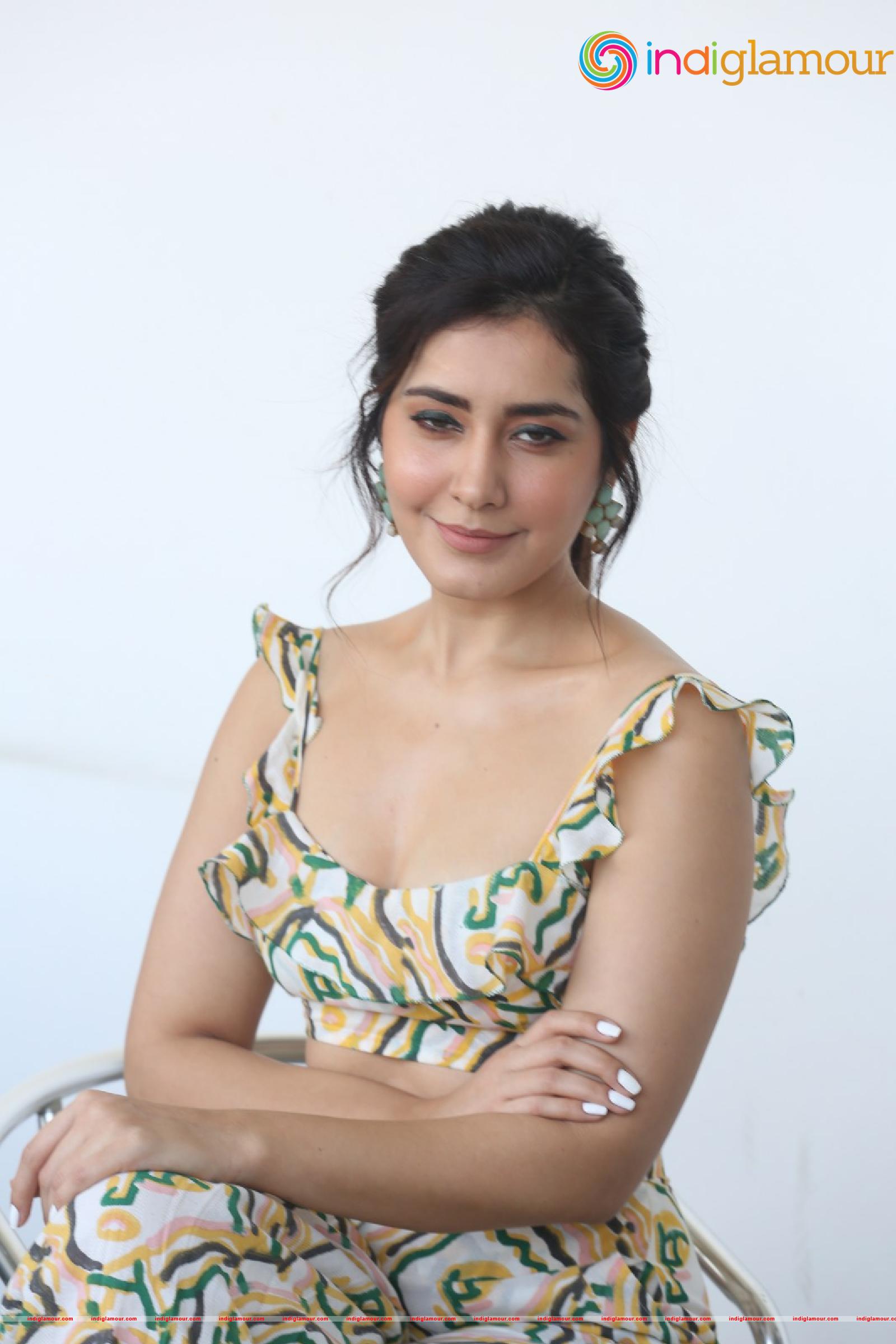 Raashi Khanna Actress hd photo