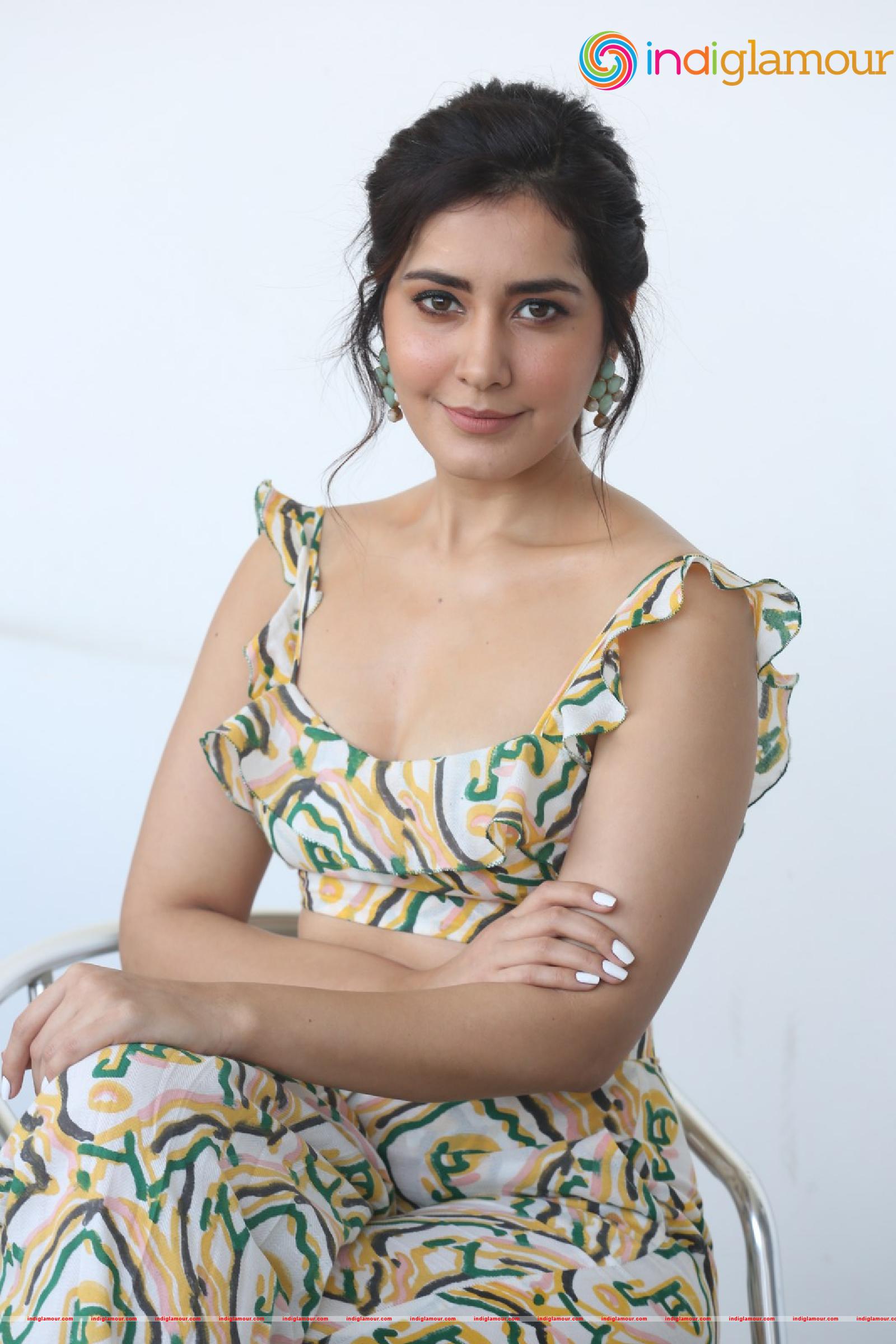 Raashi Khanna Actress hd photo